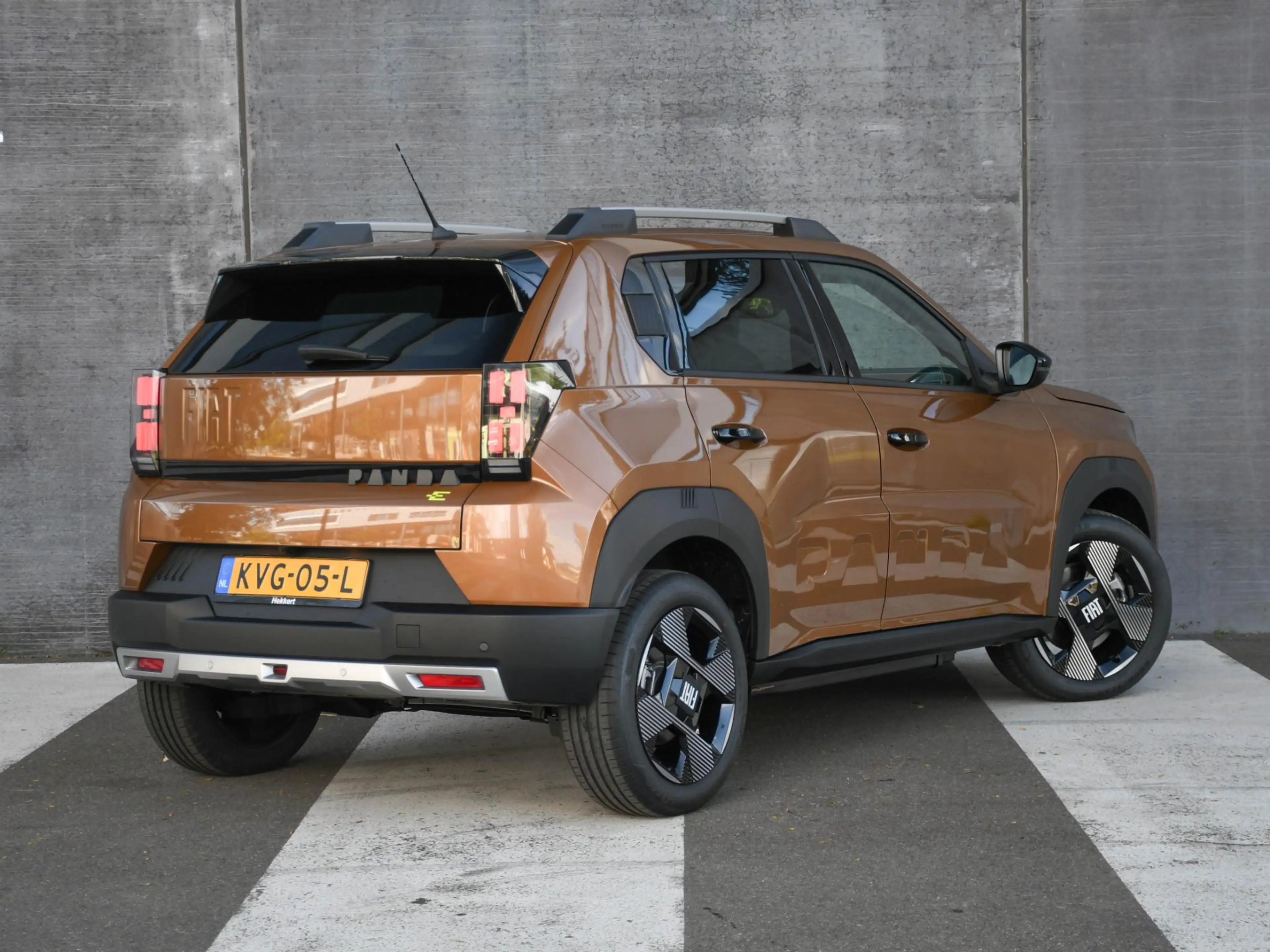 Fiat Grande Panda La Prima 11 kW 44 kWh WINTER-PACK | 17''LM | CAMER — photo 5