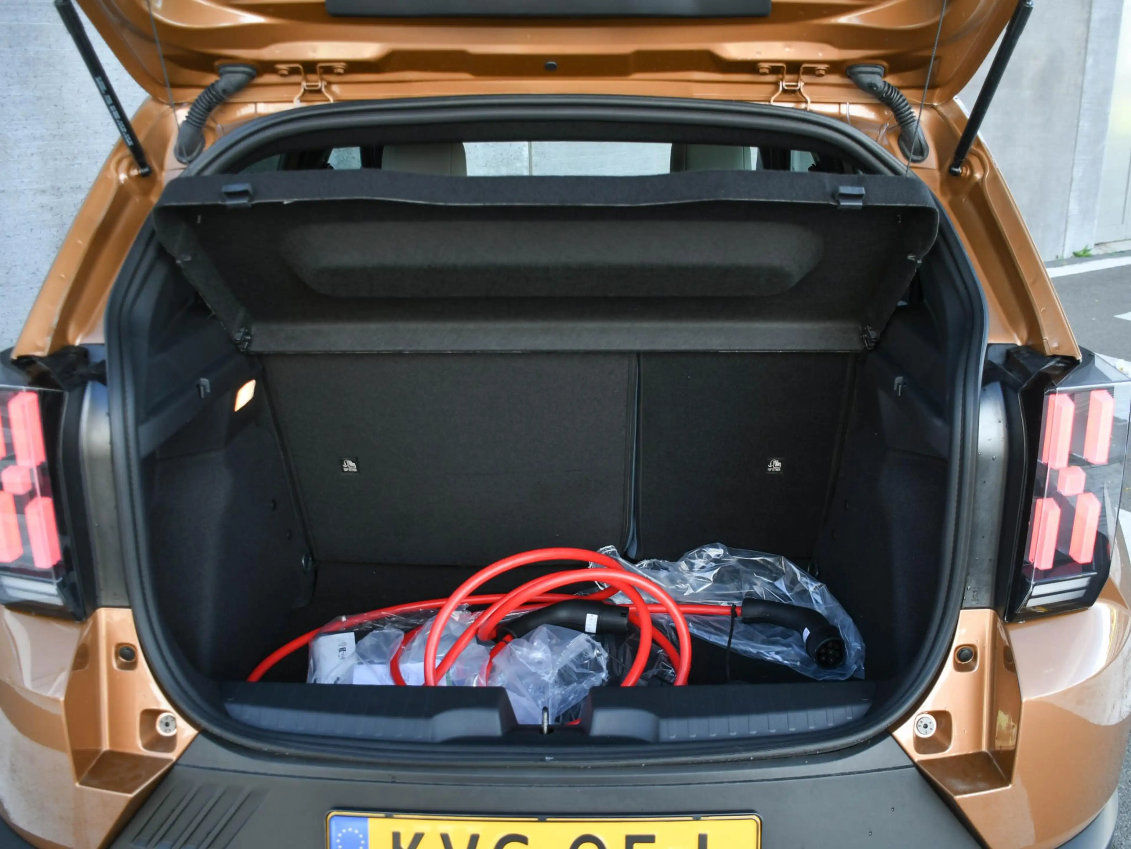 Fiat Grande Panda La Prima 11 kW 44 kWh WINTER-PACK | 17''LM | CAMER — photo 12