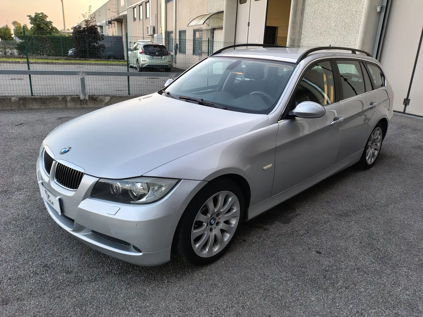BMW 325 Serie 3 E91 Touring 325xi Touring cc.2996 Argento - 2