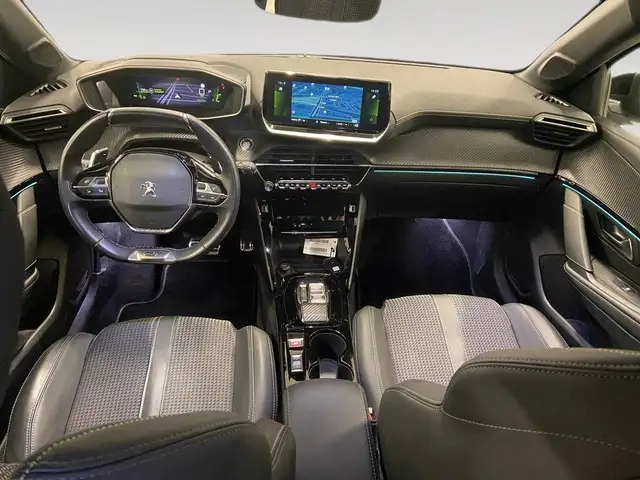 Peugeot 208 view 6