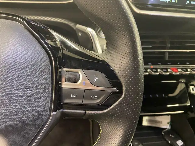 Peugeot 208 view 14