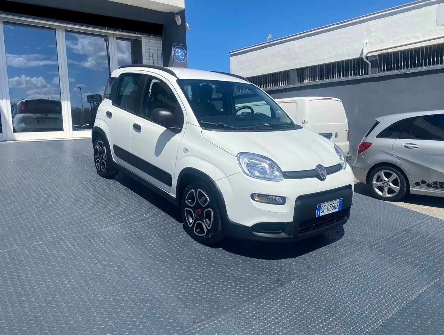 Fiat New Panda 1.0 HYBRID CITY LIFE Blanc - 2