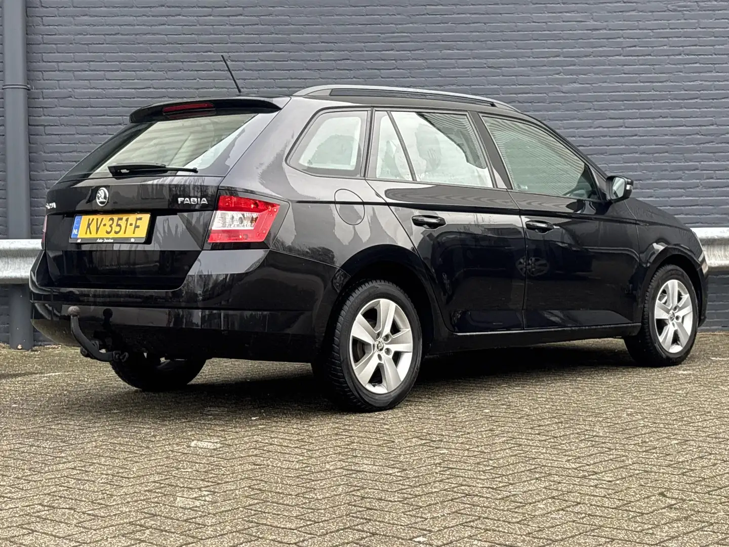 Skoda Fabia Combi 1.2 TSI Ambition Business € 4.900 NETTO | Cl Zwart - 2