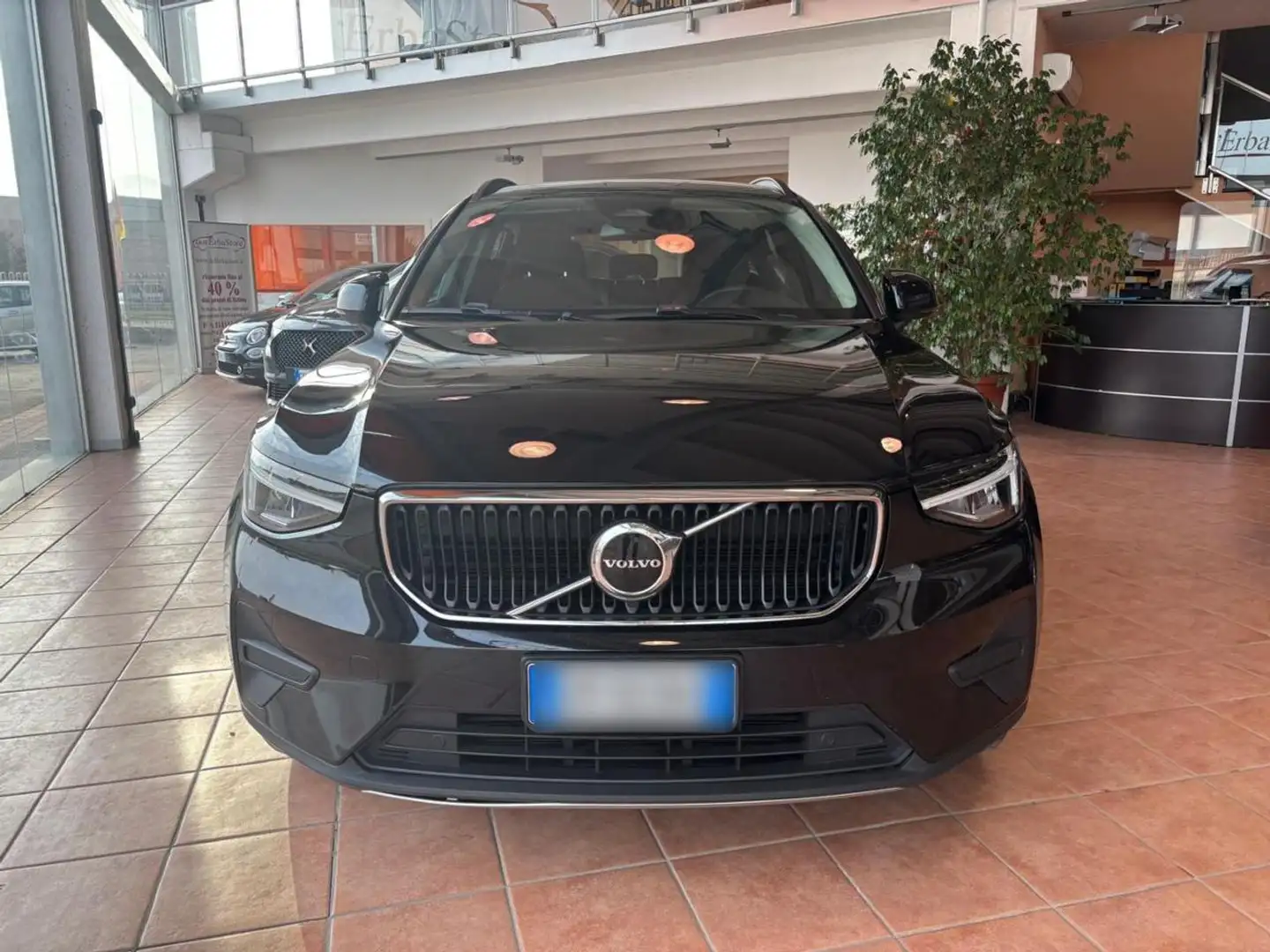 Volvo XC40 B3 automatico Essential Nero - 2