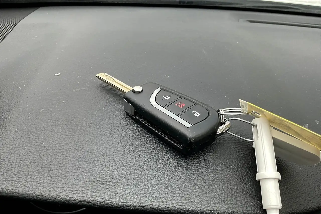 Toyota RAV 4 снимка Toyota RAV 4