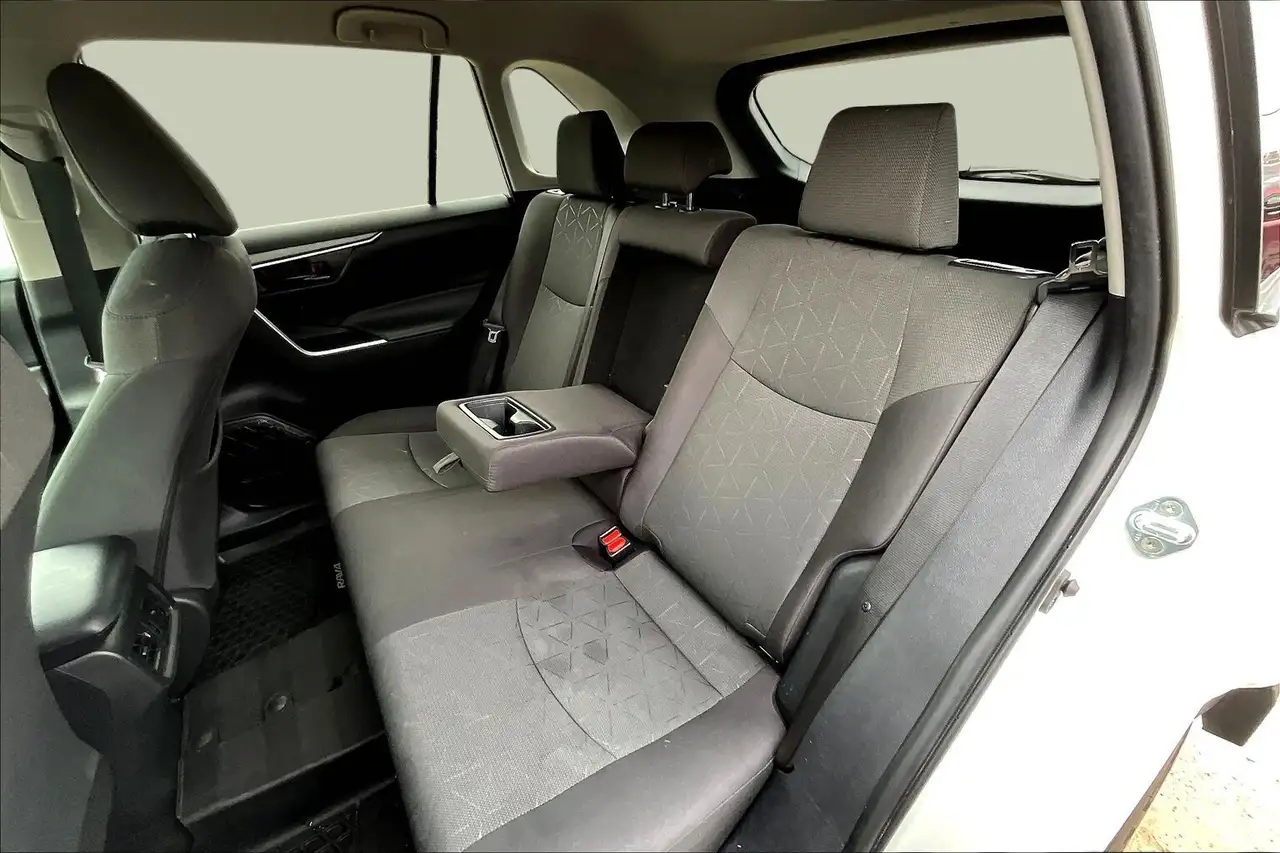 Toyota RAV 4 снимка Toyota RAV 4