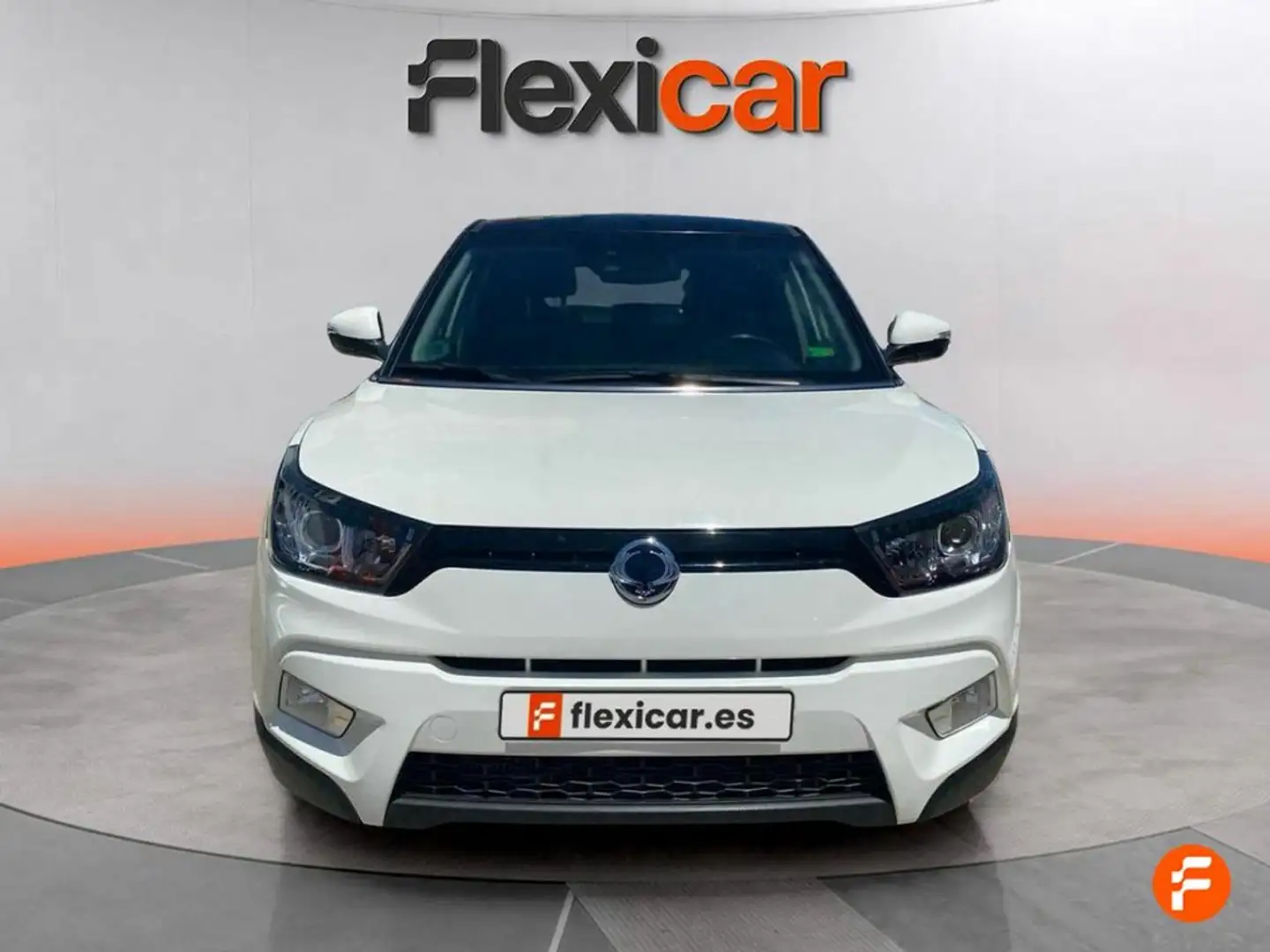 SsangYong Tivoli D16T Limited 4x2 Amarillo - 2