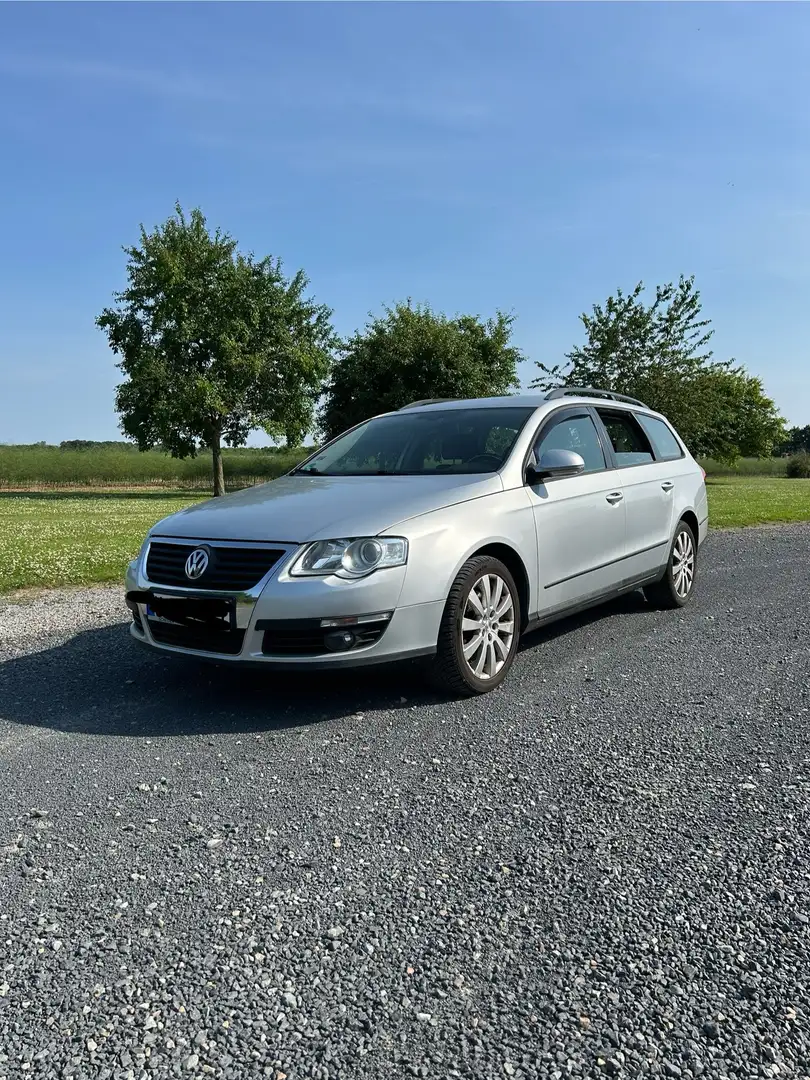 Volkswagen Passat Variant Trendline / Tüv bis 2027 Gris - 1