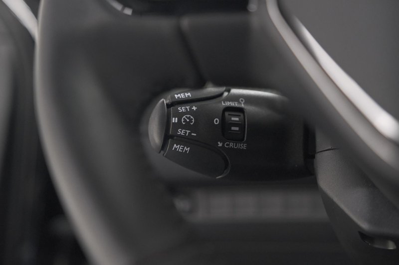 Peugeot e-2008 EV Allure Avantage 54 kWh | 11 KW Lader | Apple Ca — photo 3