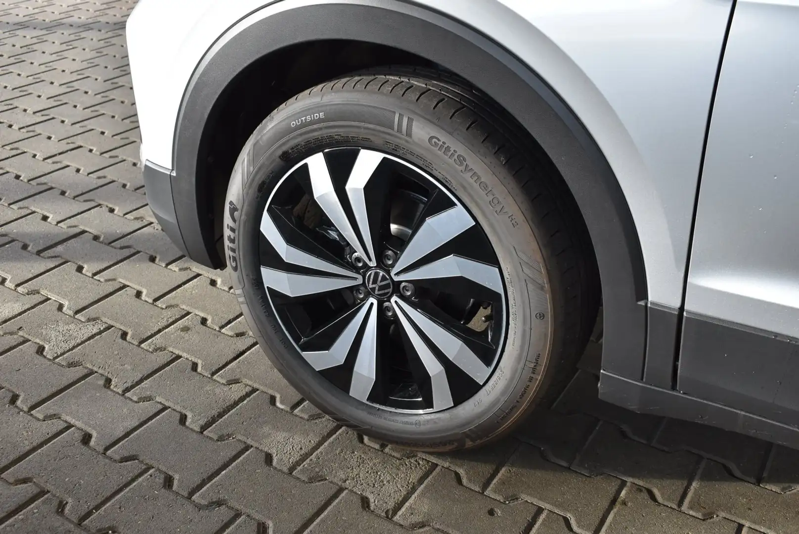 Volkswagen T-Cross T-Cross 1.0 TSI Life APP Kamera Climatronic Plateado - 2