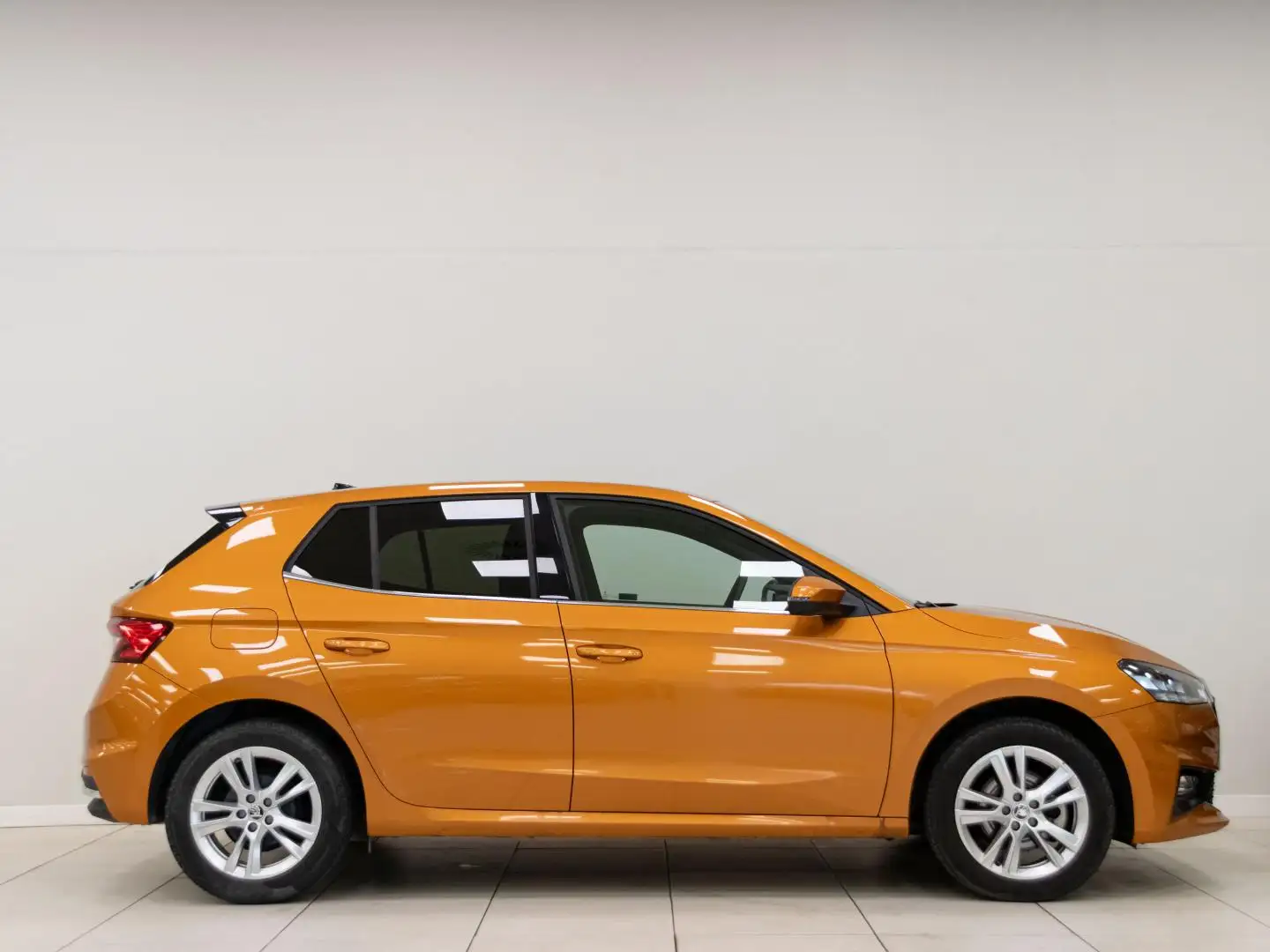 Skoda Fabia 1.0 TSI Design 85kW Naranja - 2