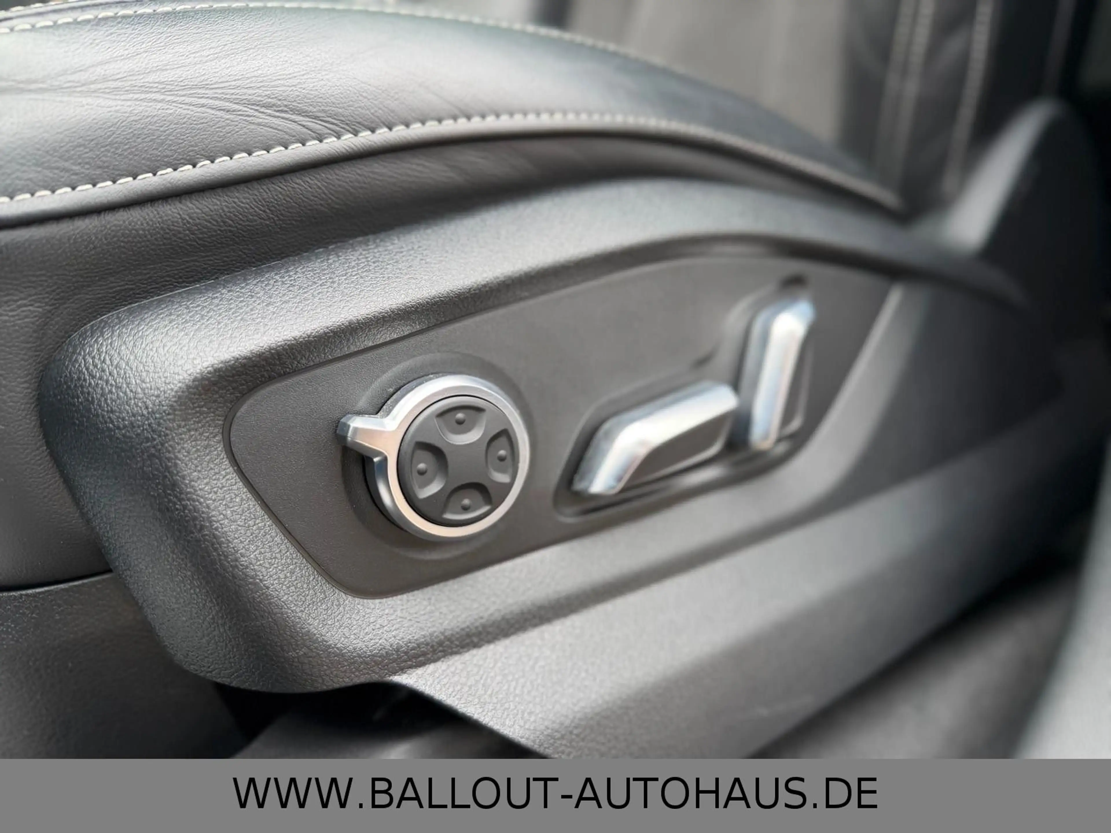 Audi SQ7 4.0 TDI quattro*S-LINE*HUD*PANO*AHK*TOT*SPUR — photo 10