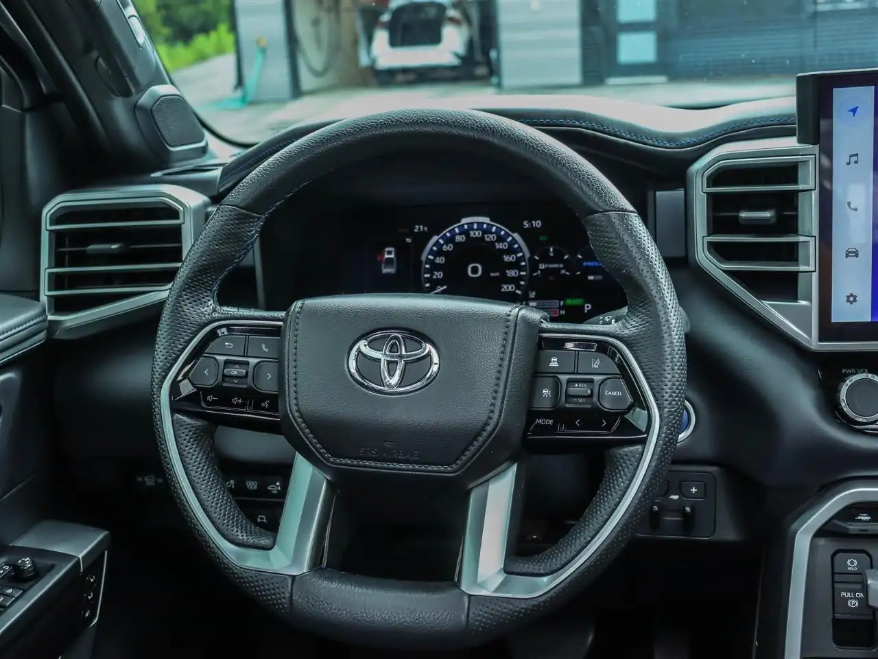 Toyota Tundra снимка Toyota Tundra