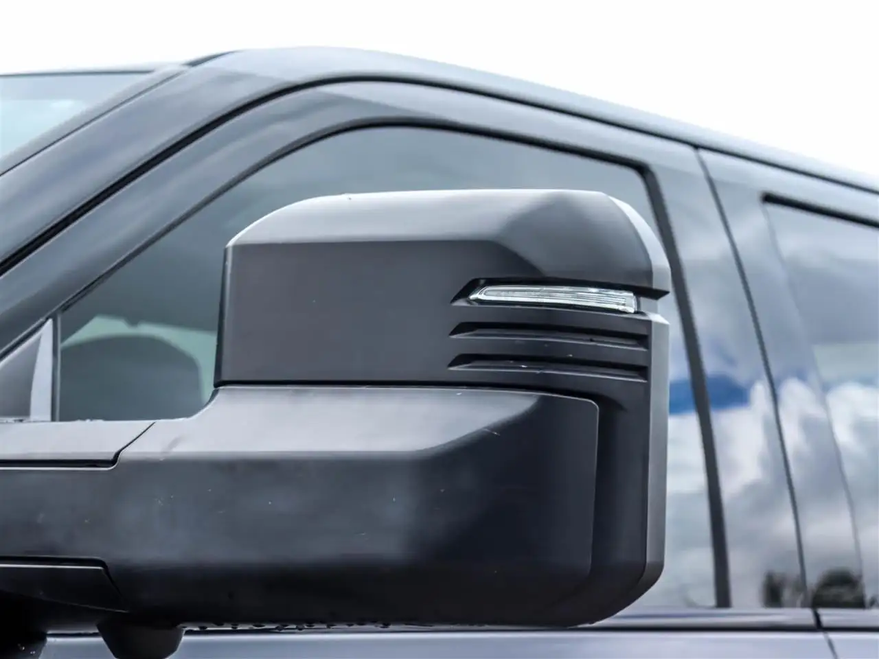 Toyota Tundra снимка Toyota Tundra