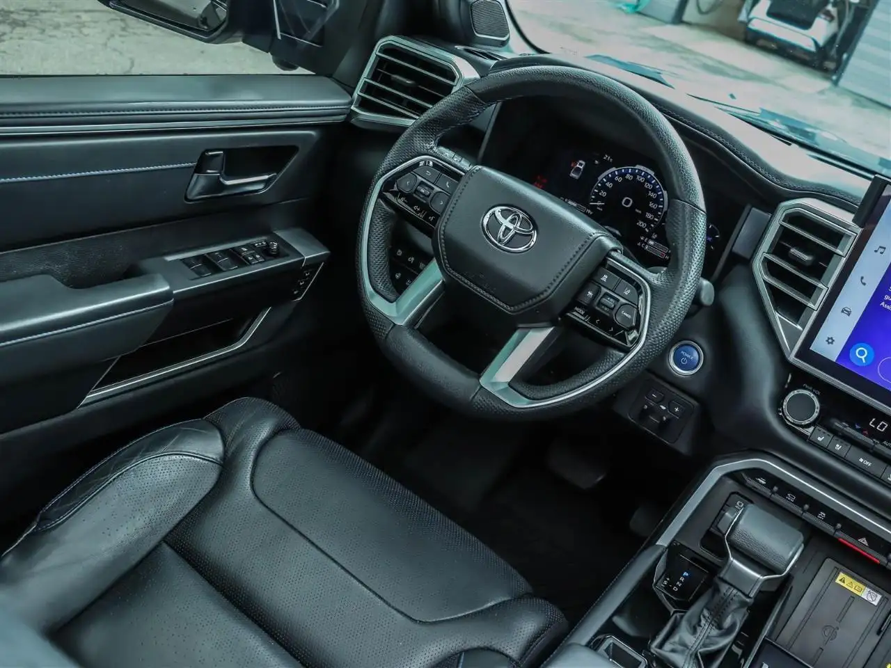 Toyota Tundra снимка Toyota Tundra