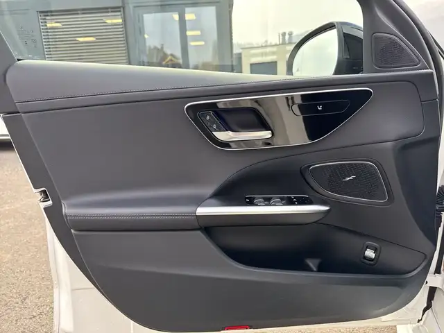 Mercedes-Benz C-Class view 11