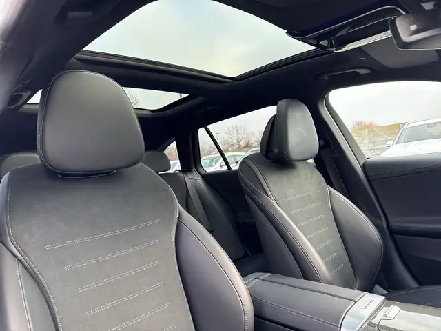 Mercedes-Benz C-Class view 19
