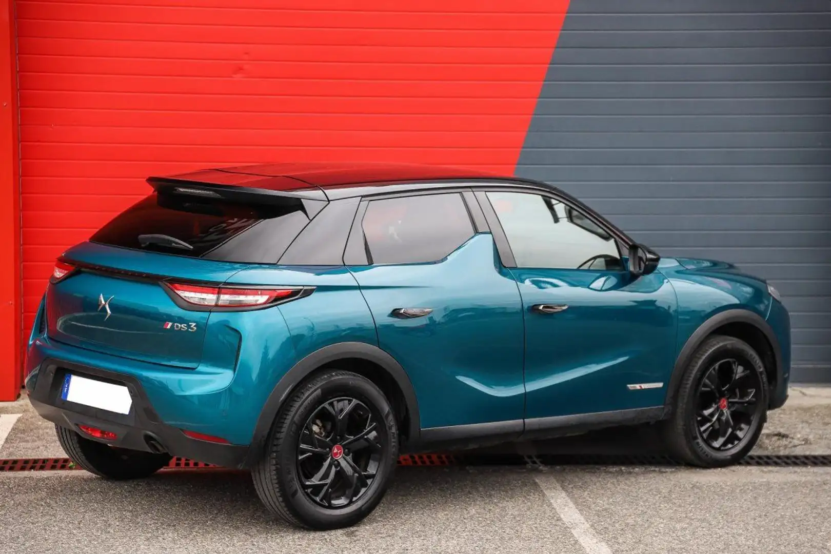 DS Automobiles DS 3 Crossback 1.2i PureTech 100 Performance Line Blau - 2