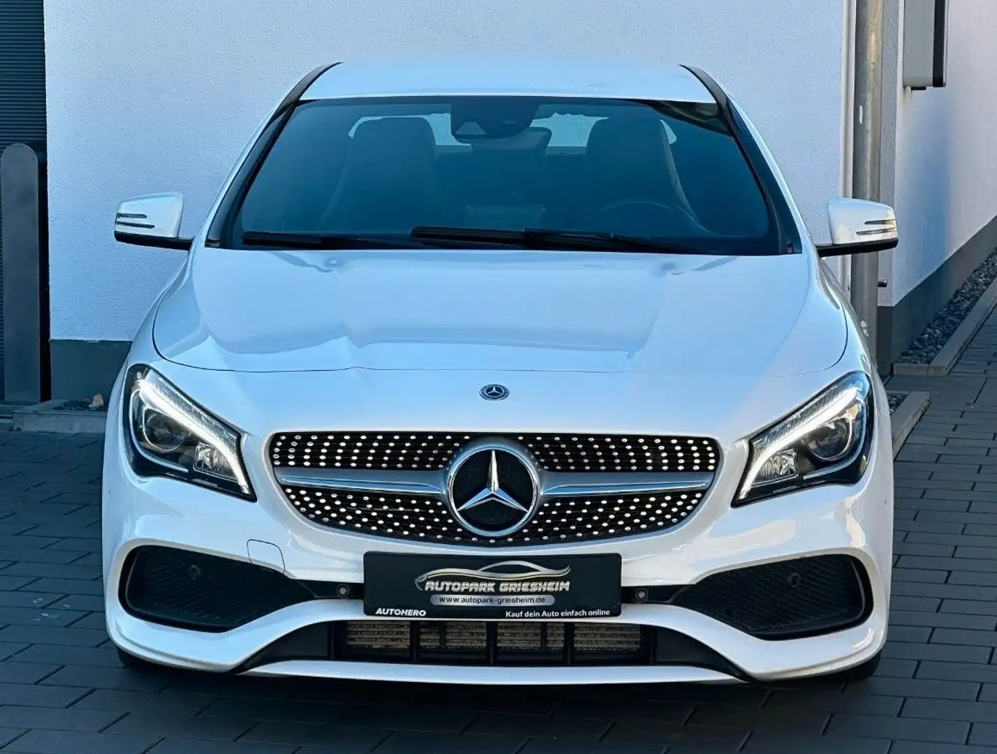Mercedes-Benz CLA 180 7G*AMG-LINE*NAVI*LED*PDC*SHZ*KeyGO* Weiß - 2