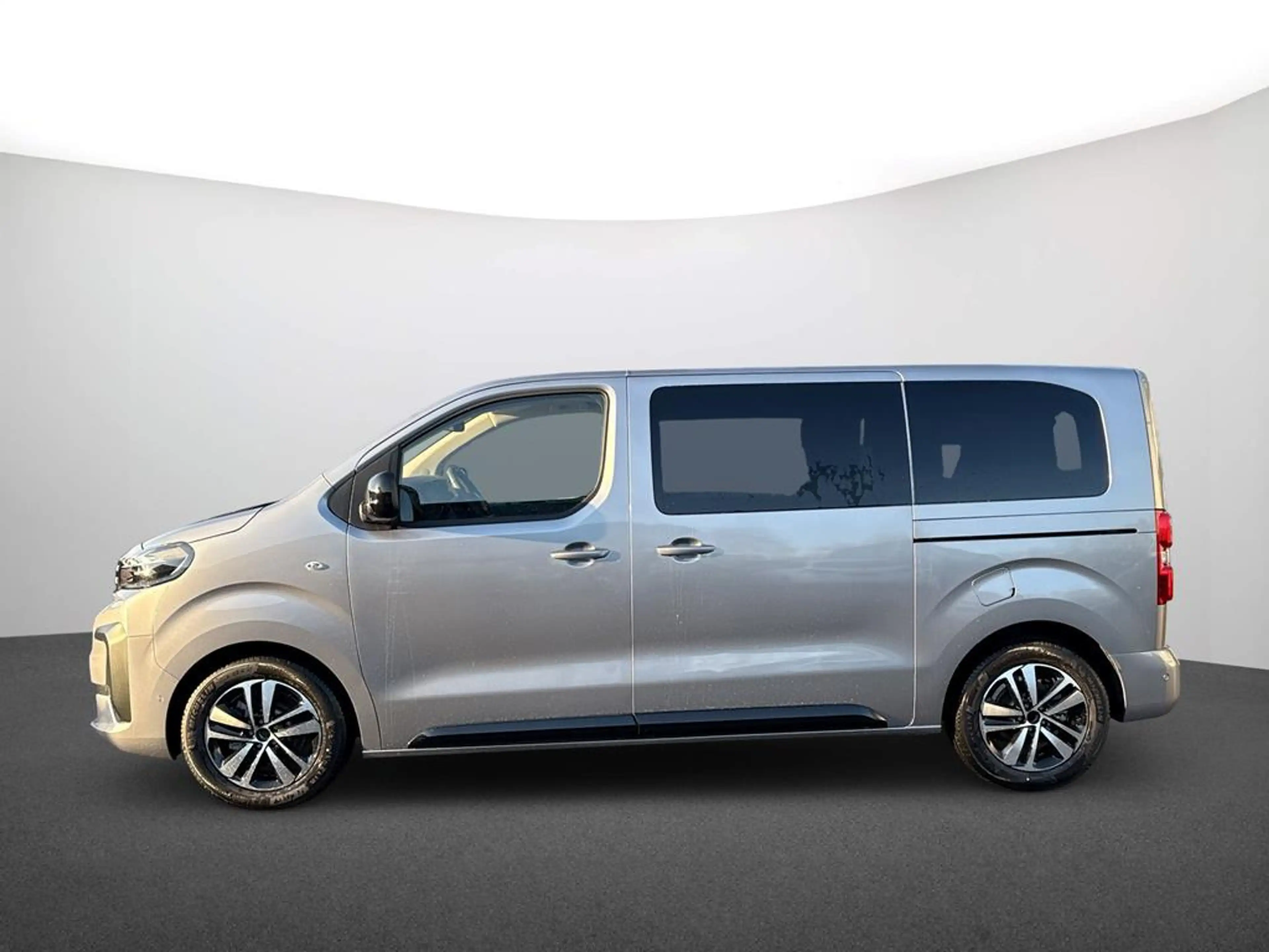 Peugeot Traveller Active L2 BlueHDi 180 EAT8 — photo 5