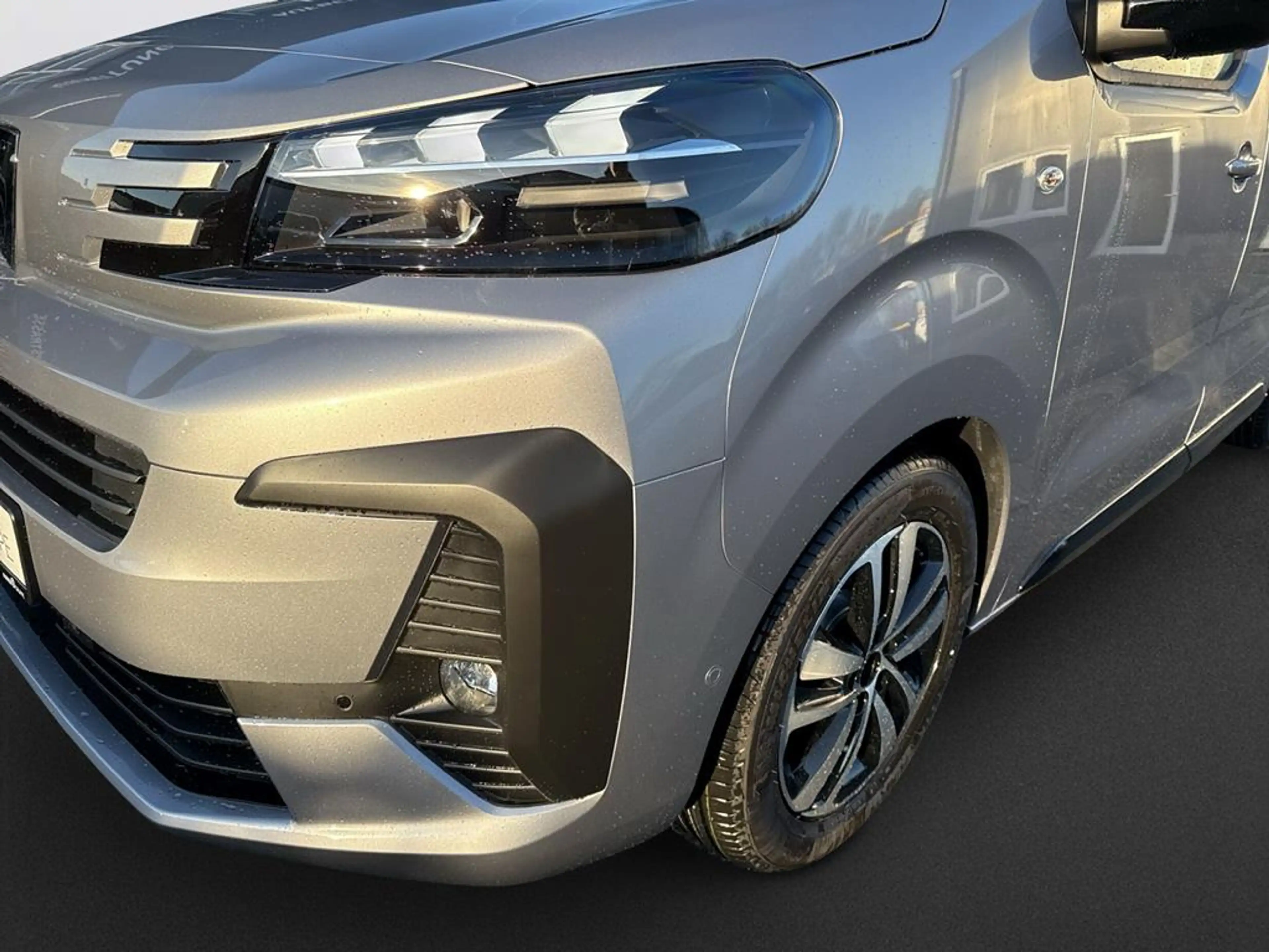 Peugeot Traveller Active L2 BlueHDi 180 EAT8 — photo 9