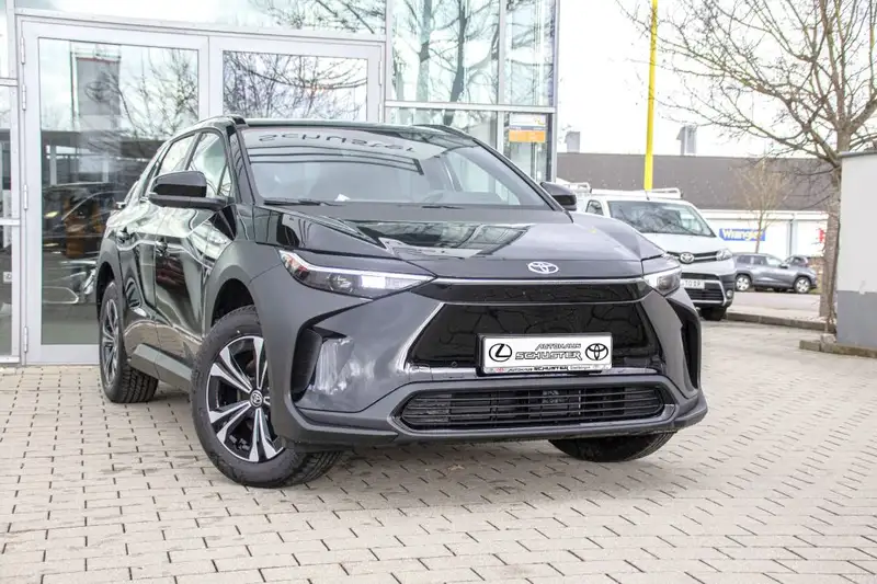 TOYOTA Bz4x