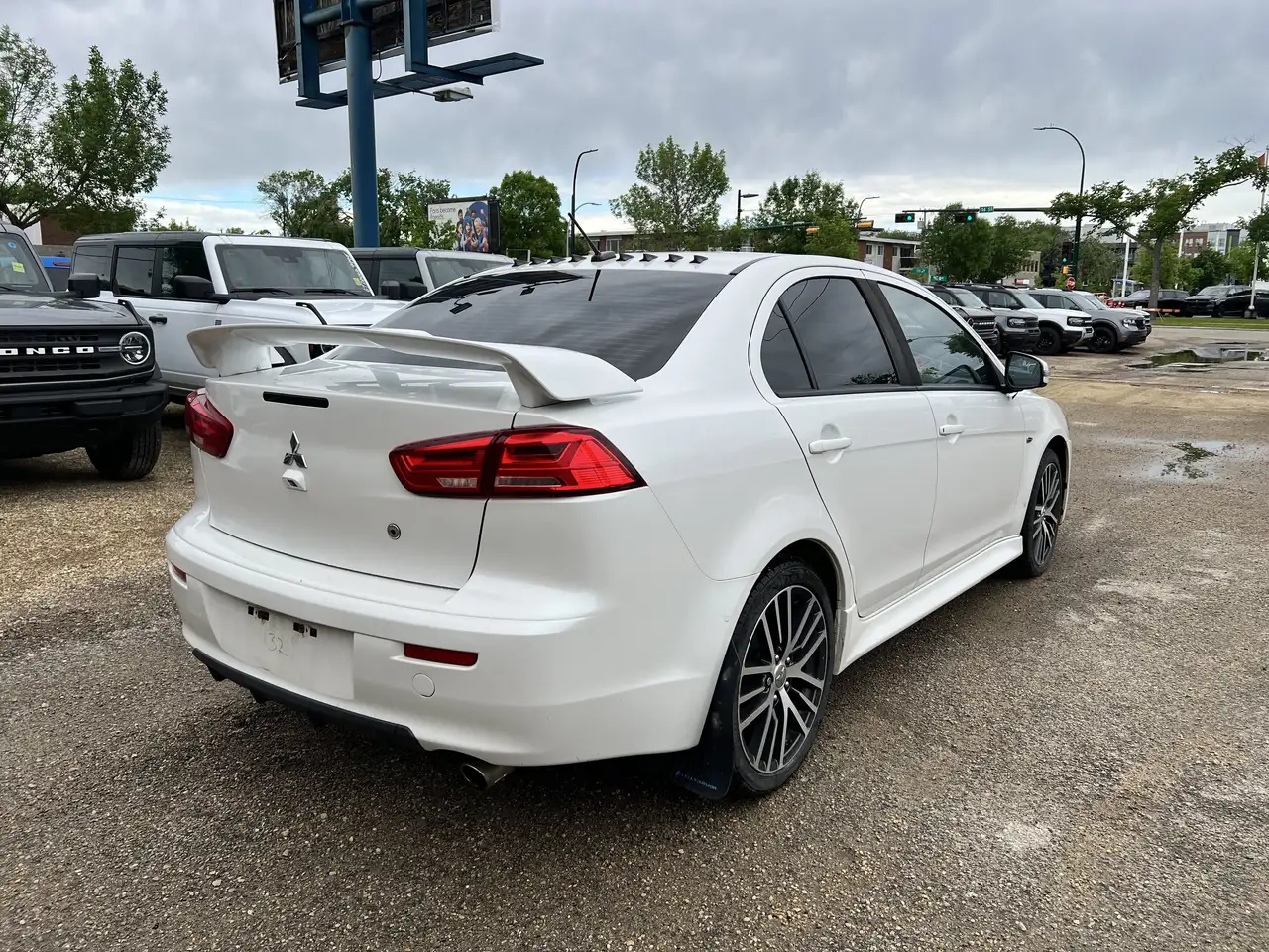 Mitsubishi Lancer photo Mitsubishi Lancer