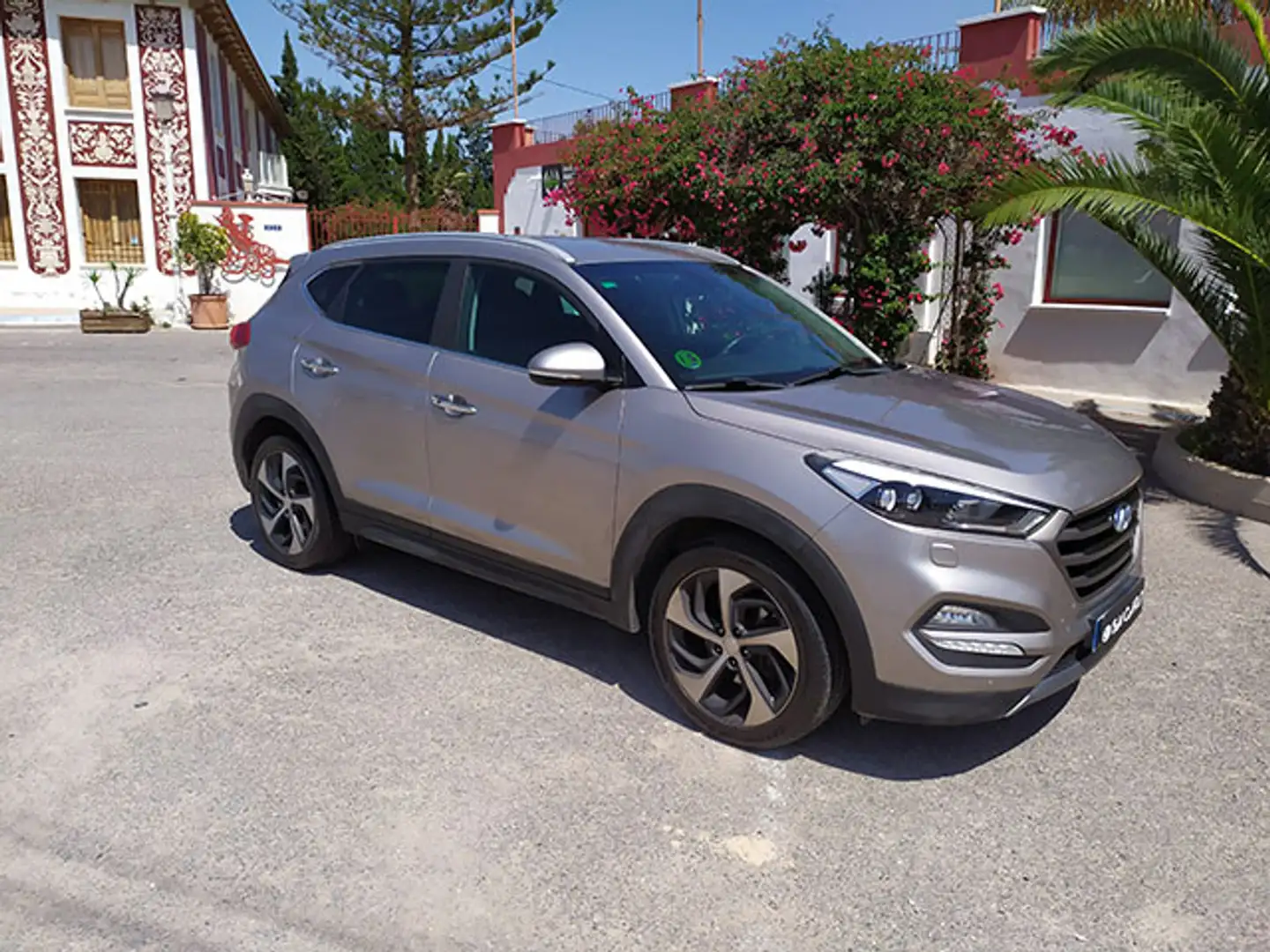 Hyundai TUCSON 1.7CRDI BD Kosmo 4x2 DCT Beige - 2