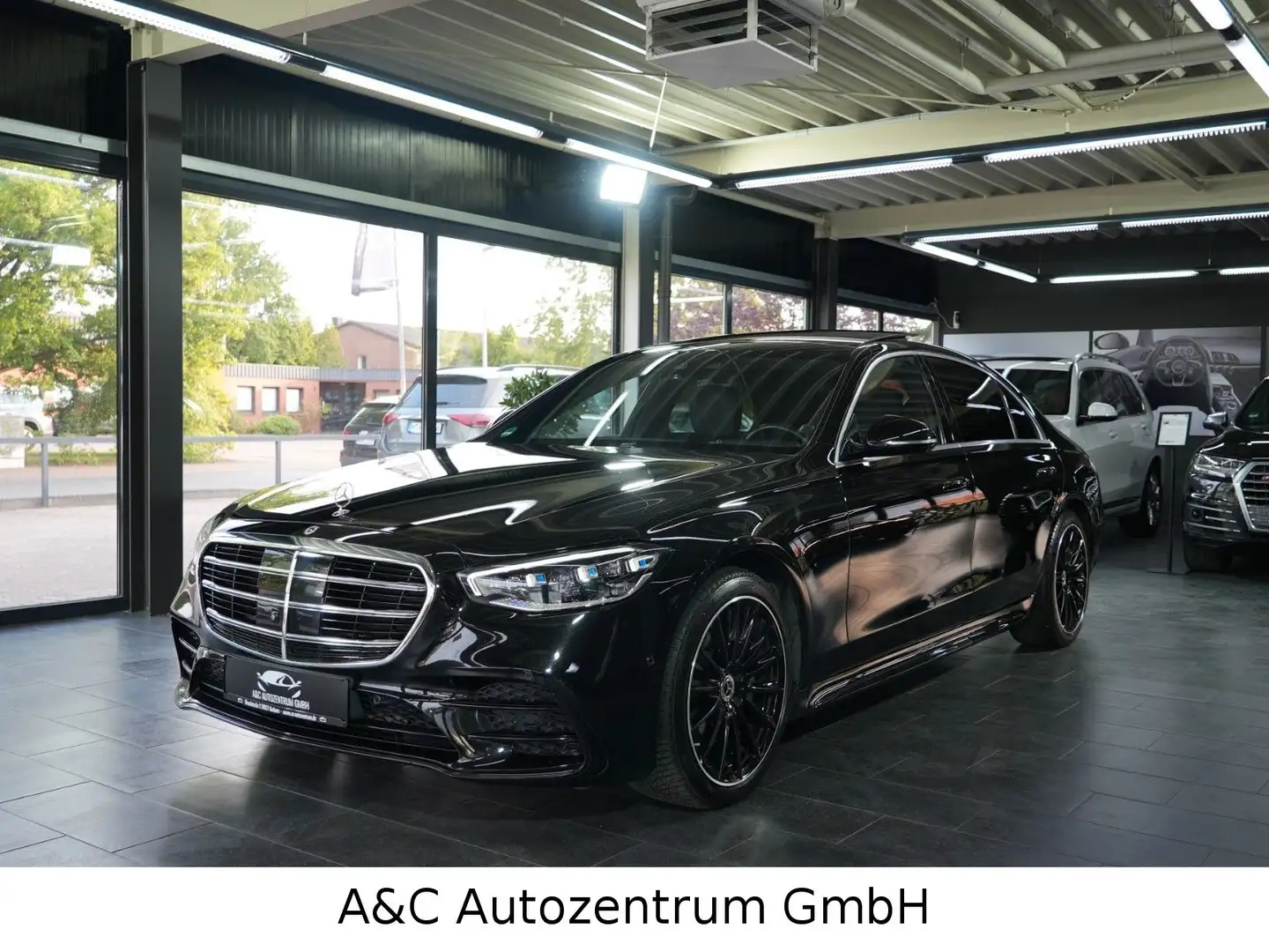 Mercedes-Benz S 400 d 4Matic AMG Line Langversion Schwarz - 1