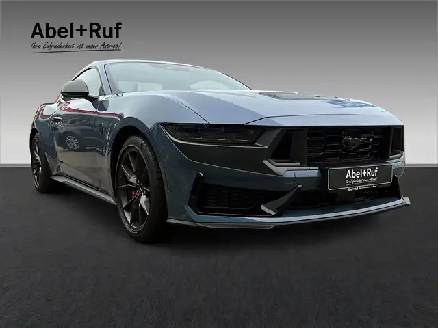 Ford Mustang view 6
