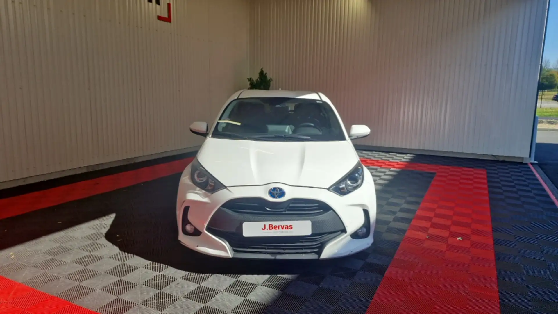 Toyota Yaris PRO HYBRIDE MY20 116H FRANCE BUSINESS + STAGE HYBR Blanc - 2