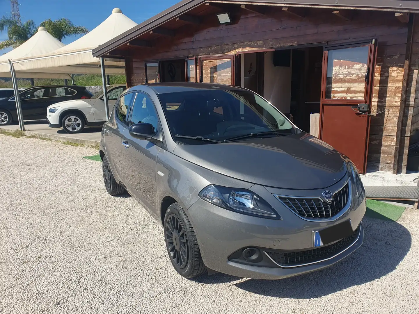 Lancia Ypsilon 1.0 FireFly 5 porte S&S Hybrid Ecochic Silver Grigio - 1