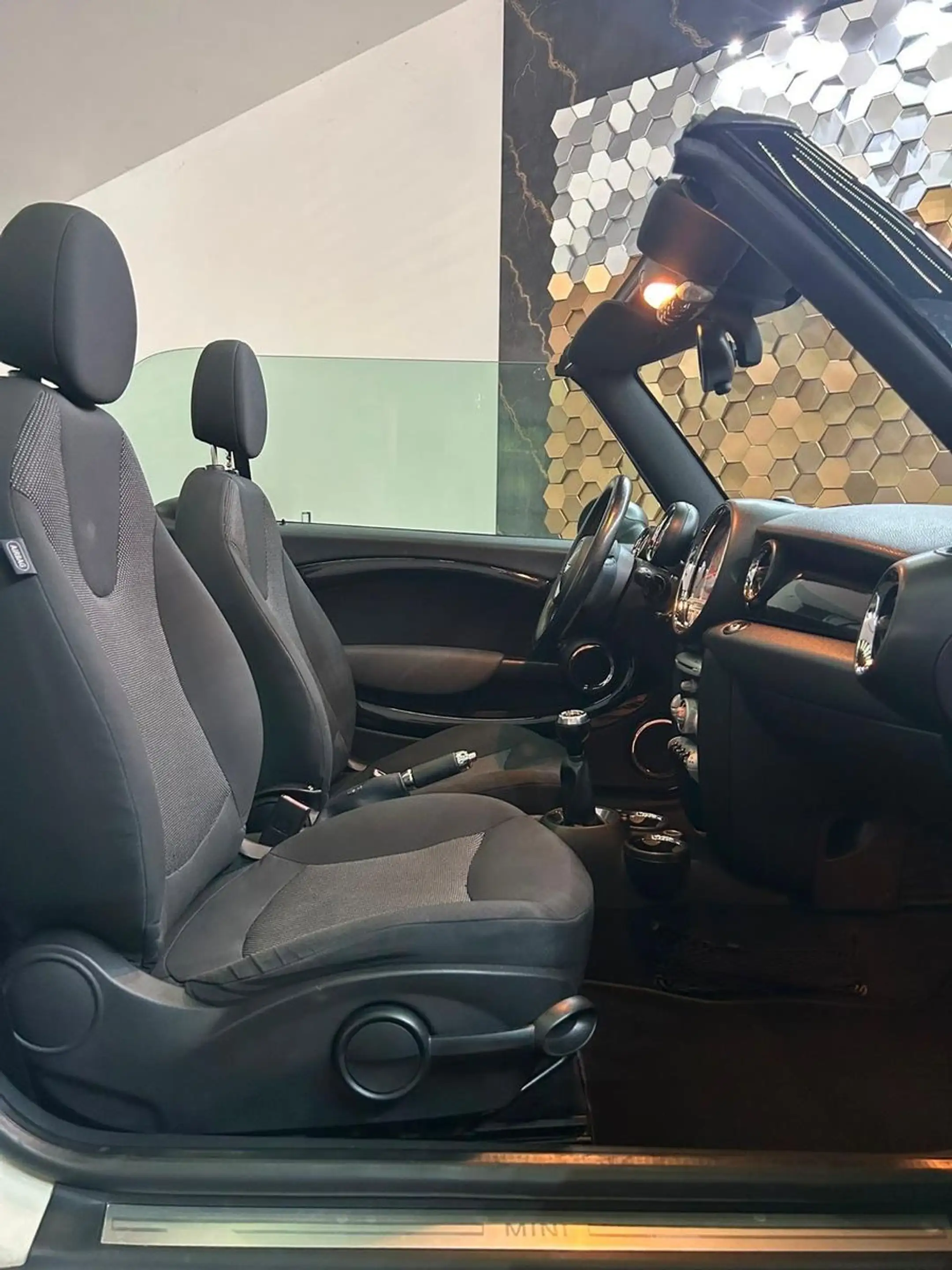 MINI One Cabrio /PDC/Klima/Sitzheizung/ — photo 10