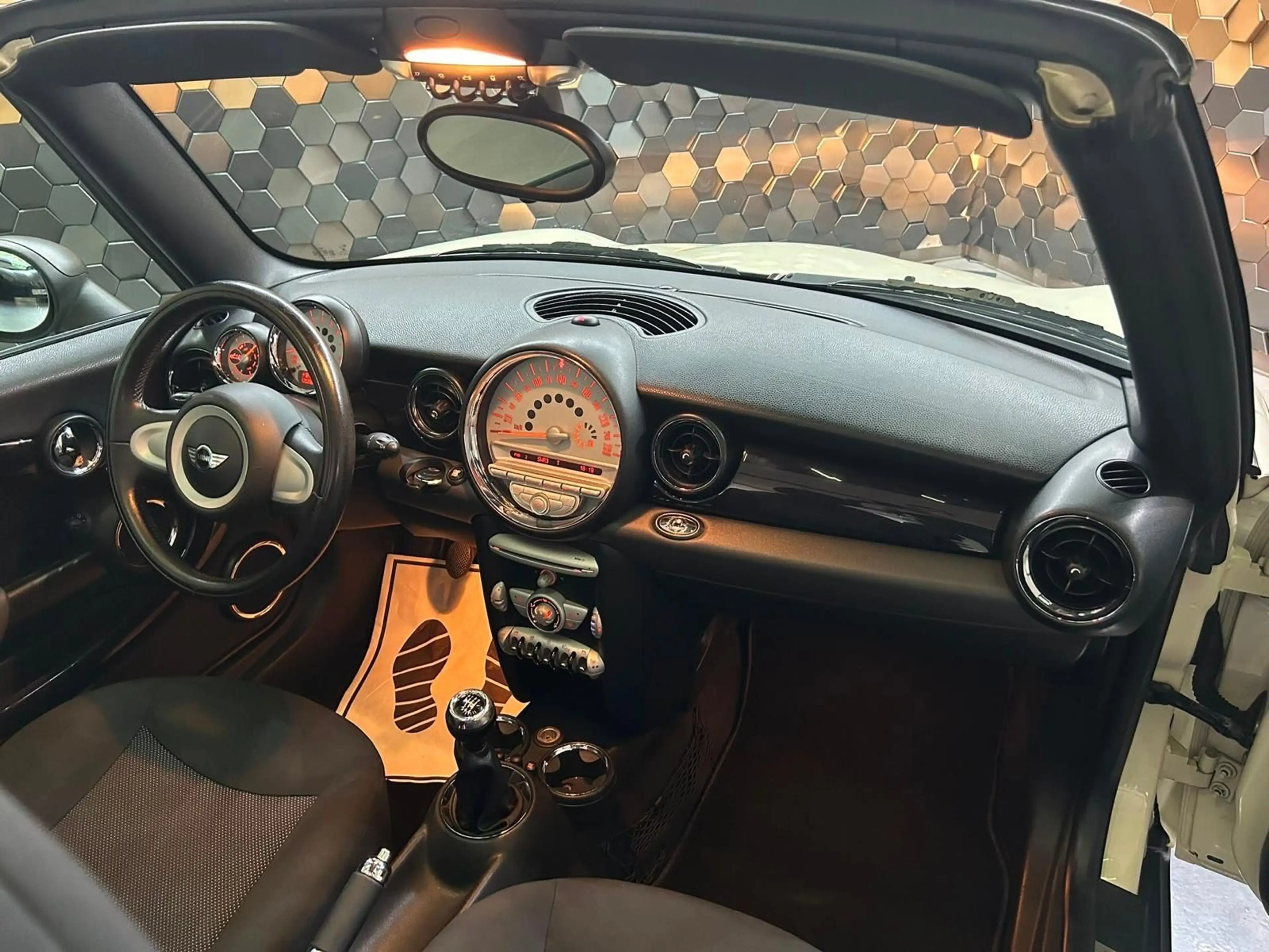 MINI One Cabrio /PDC/Klima/Sitzheizung/ — photo 9