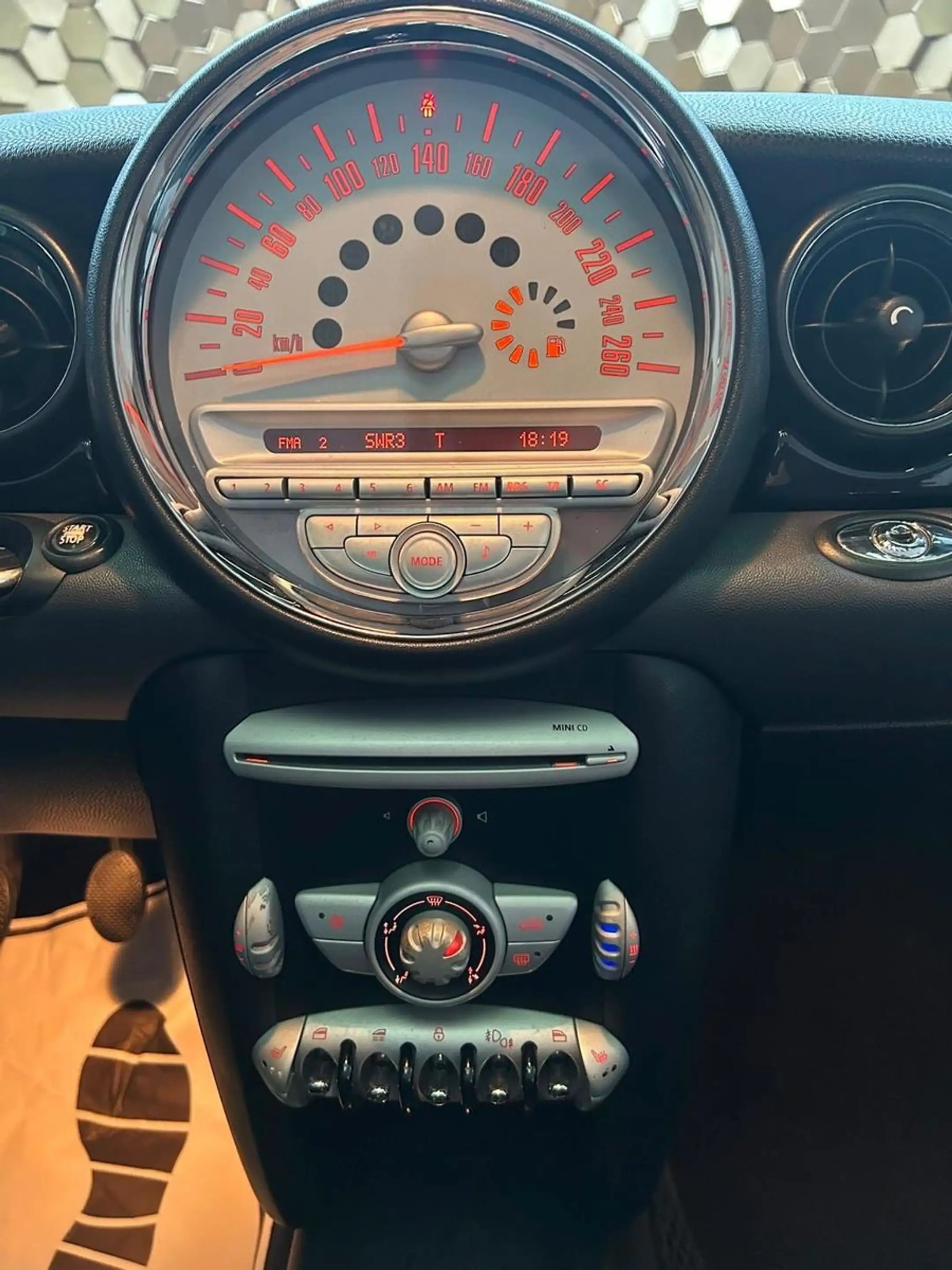 MINI One Cabrio /PDC/Klima/Sitzheizung/ — photo 6