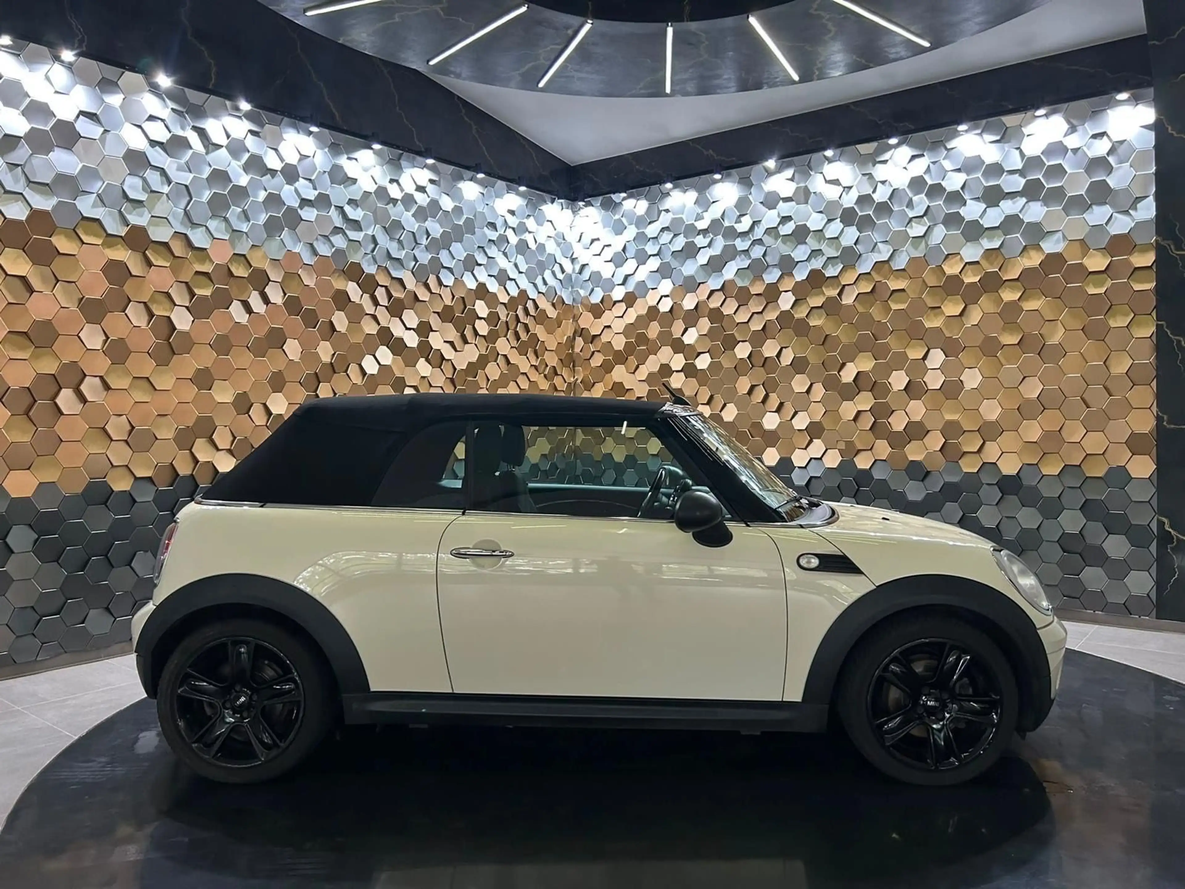 MINI One Cabrio /PDC/Klima/Sitzheizung/ — photo 4