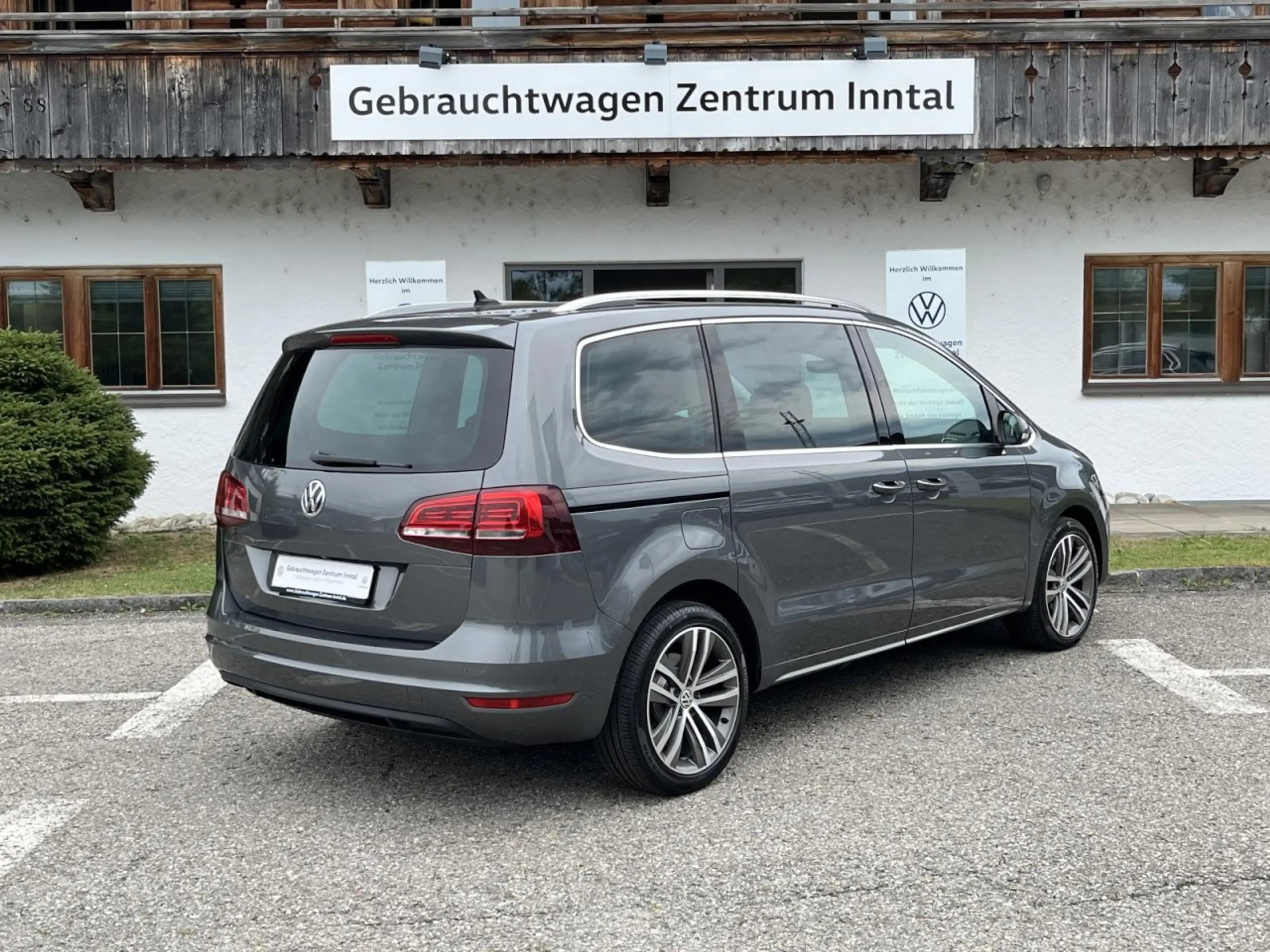 Volkswagen Sharan Highline 2,0 TDI DSG 4Motion (LED+AHK+Pano) Klima — photo 4