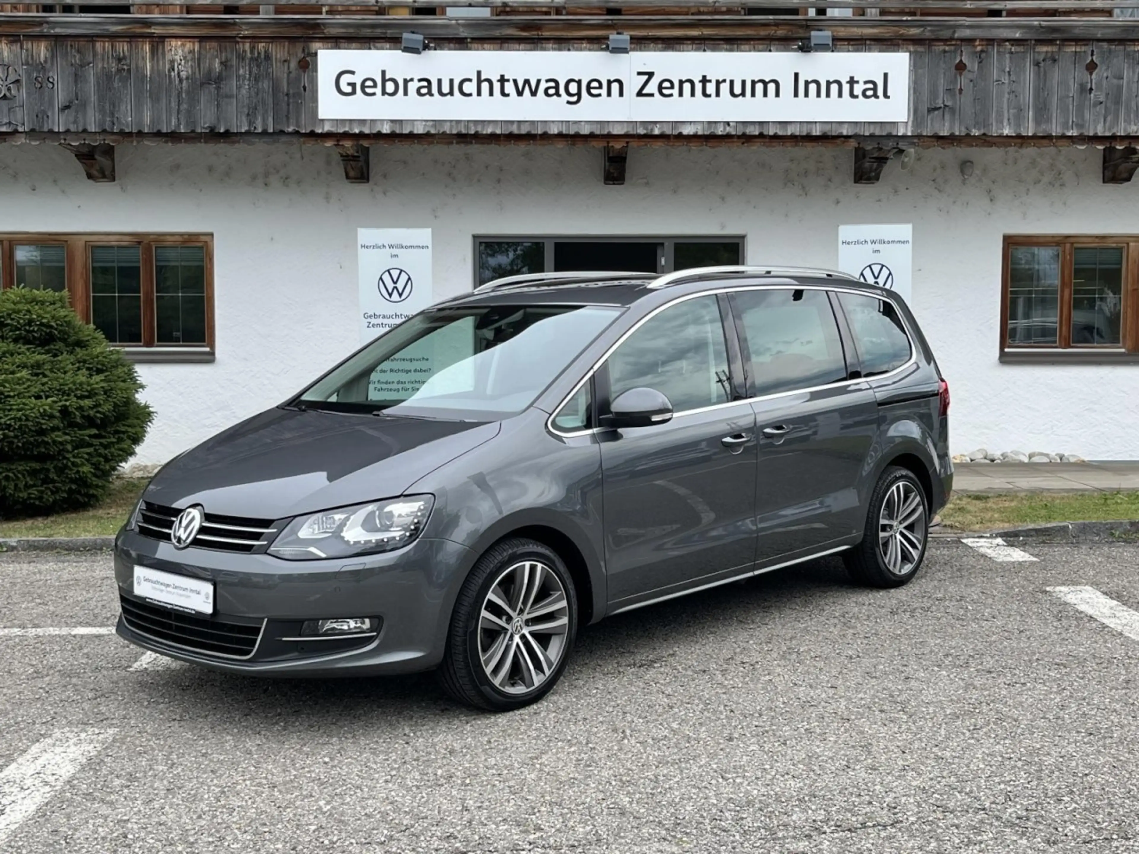 Volkswagen Sharan Highline 2,0 TDI DSG 4Motion (LED+AHK+Pano) Klima — photo 2