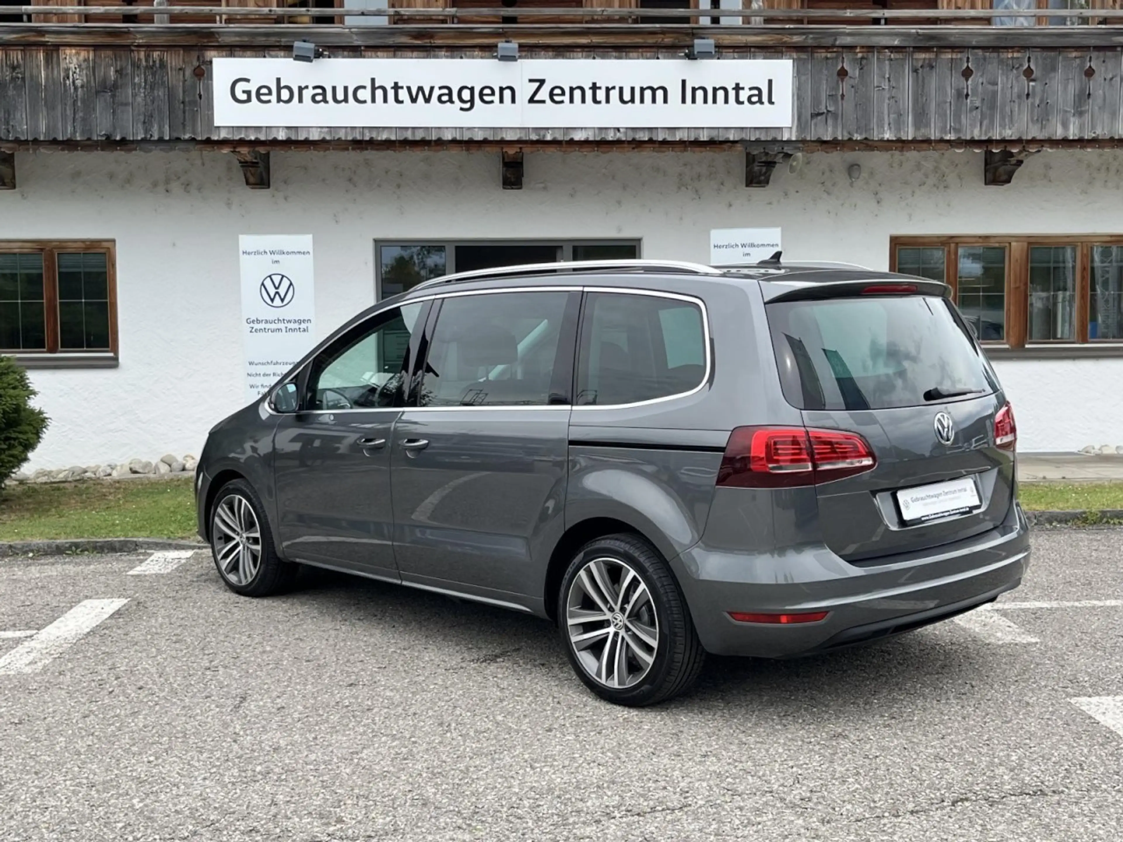 Volkswagen Sharan Highline 2,0 TDI DSG 4Motion (LED+AHK+Pano) Klima — photo 5