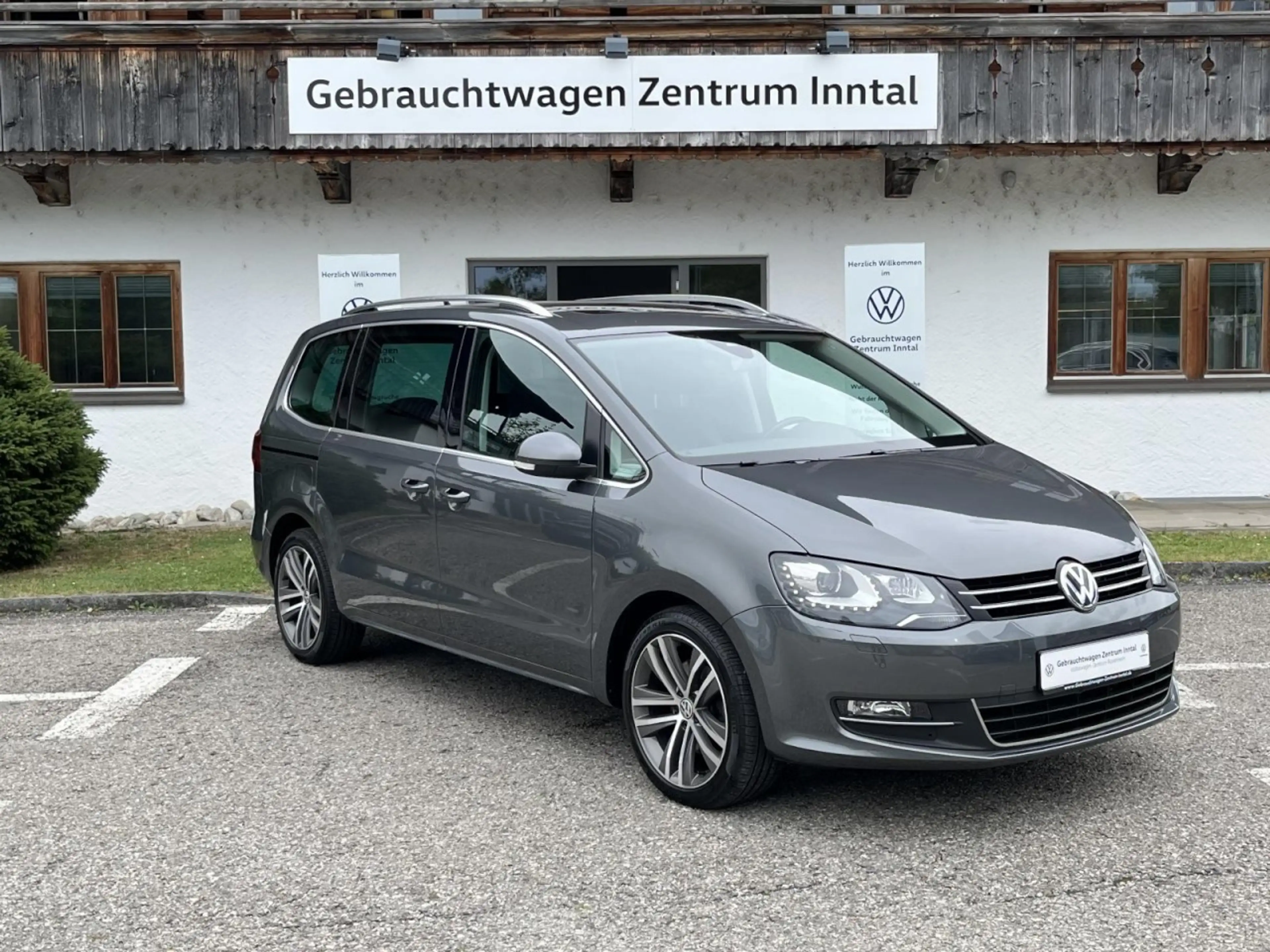 Volkswagen Sharan Highline 2,0 TDI DSG 4Motion (LED+AHK+Pano) Klima — photo 3