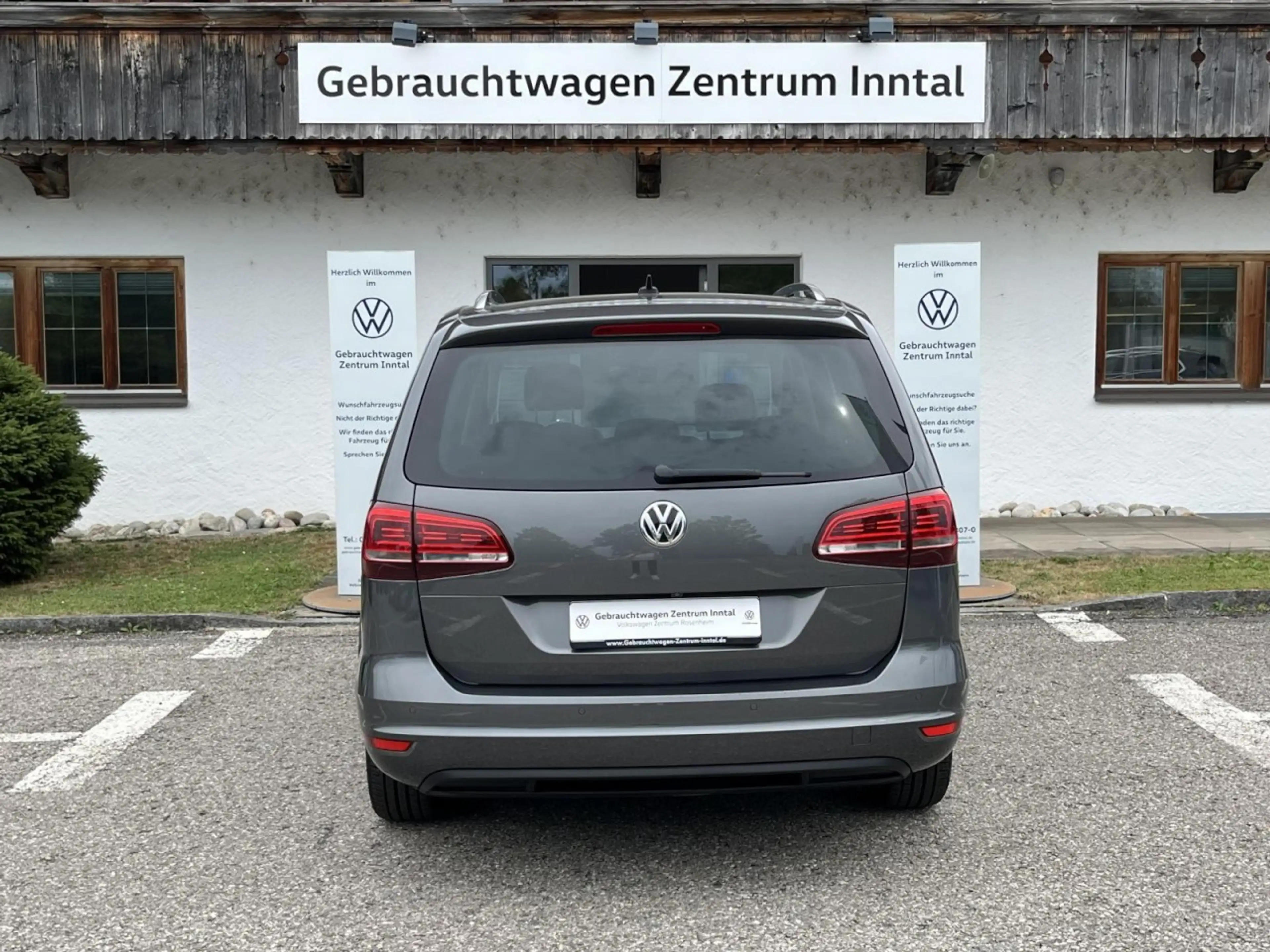 Volkswagen Sharan Highline 2,0 TDI DSG 4Motion (LED+AHK+Pano) Klima — photo 6