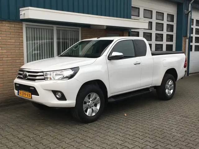 Toyota Hilux 2.4 D-4D-F Xtra Cab Professional Euro 6