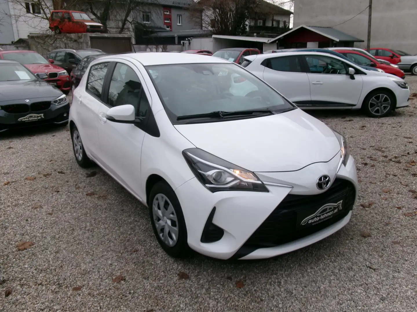 Toyota Yaris Yaris 1,0 VVT-i Active Weiß - 2
