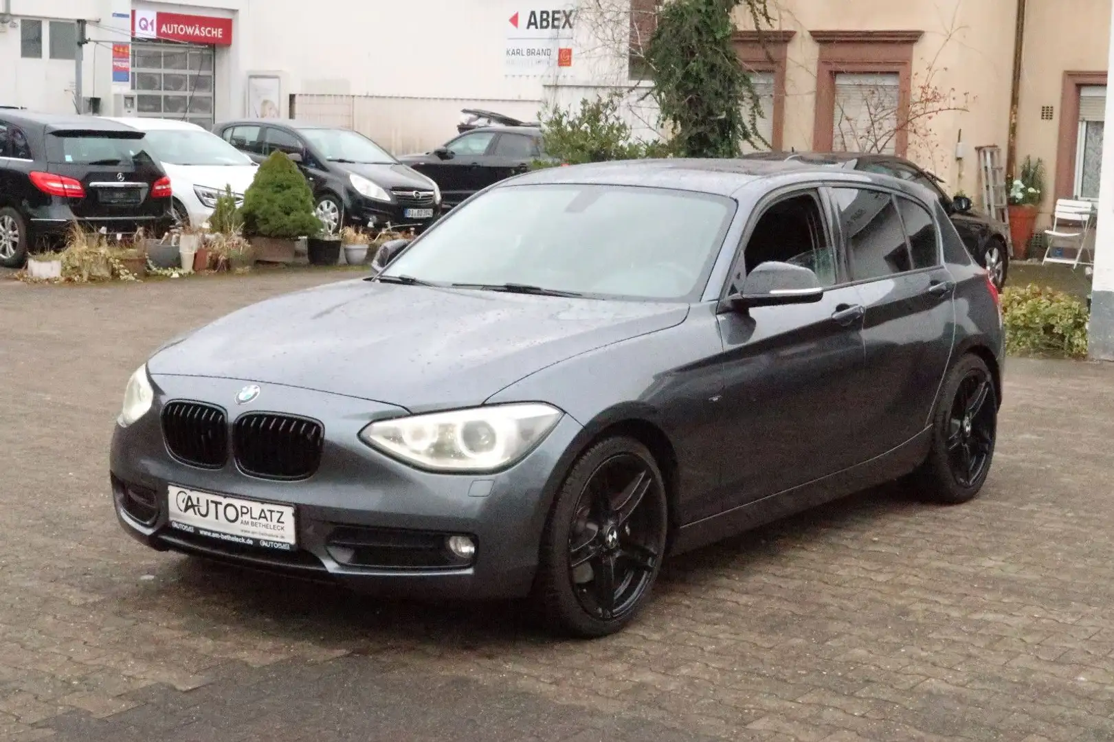 BMW 125 d Sport Line *AUTOM. *XENON *NAVI-PROF *XENON Gris - 2