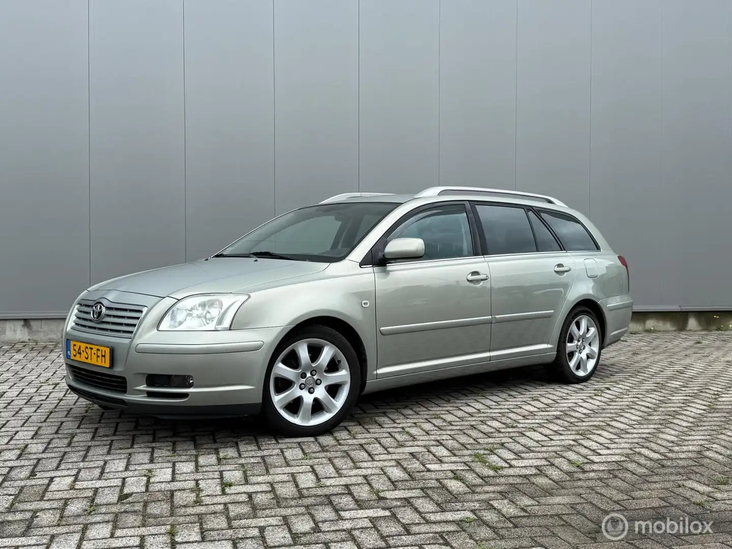 Toyota Avensis Wagon 2.0 VVTi Executive | Youngtimer | 1e eigenaa Groen - 1