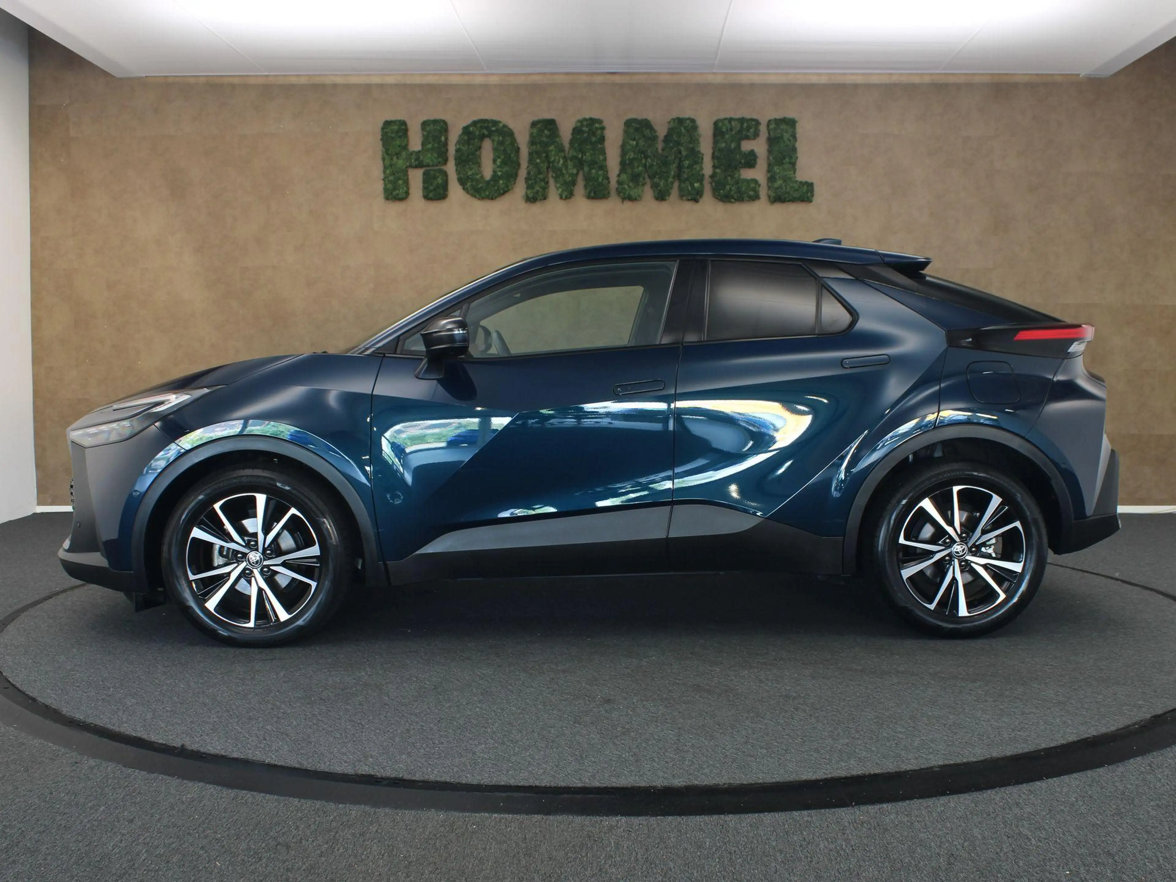 Toyota C-HR 1.8 Hybrid 140 First Edition - ORIGINEEL NEDERLAND — photo 11