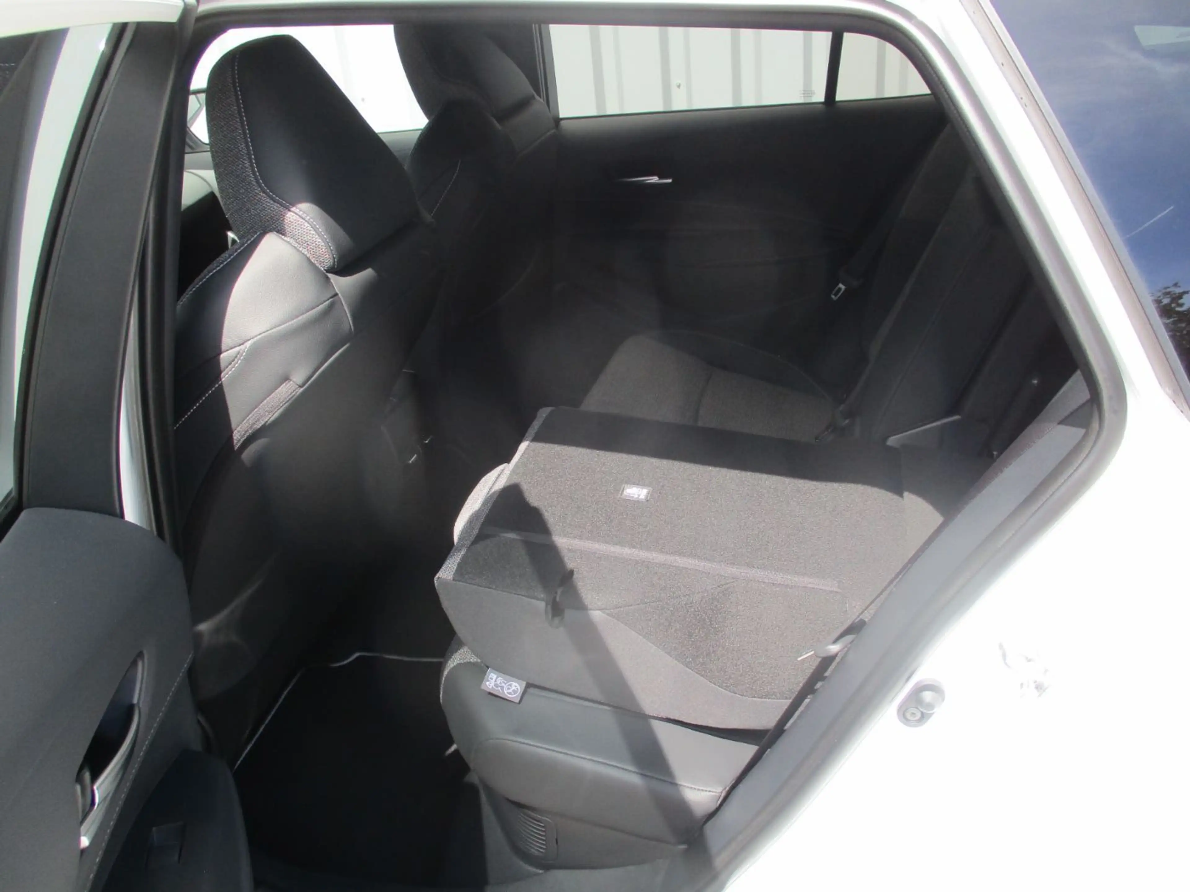 Toyota Corolla Touring Sports 1.8 Active Drive ACC+SHZ — photo 11