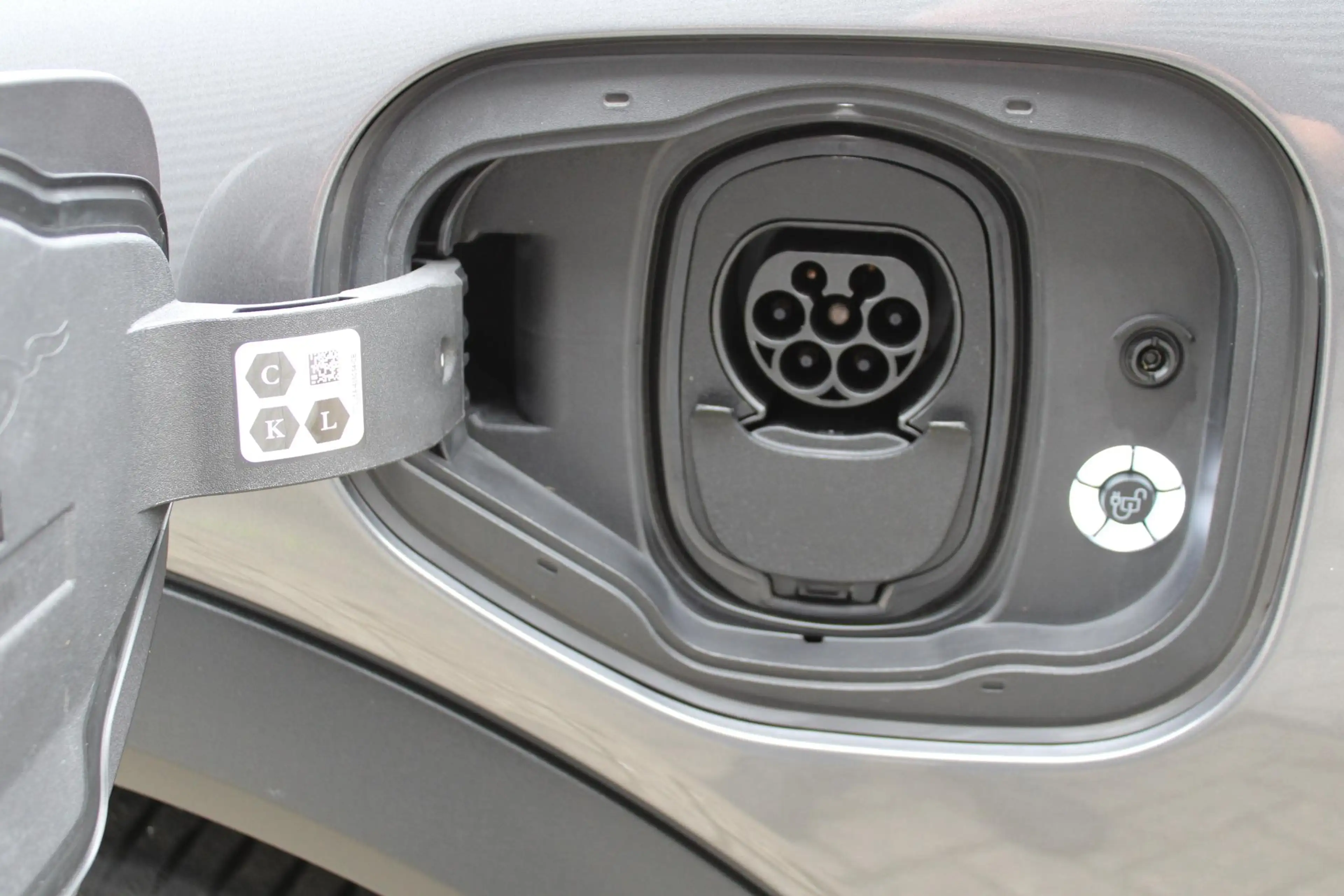 Ford Mustang Mach-E RWD 75 kWh — photo 14
