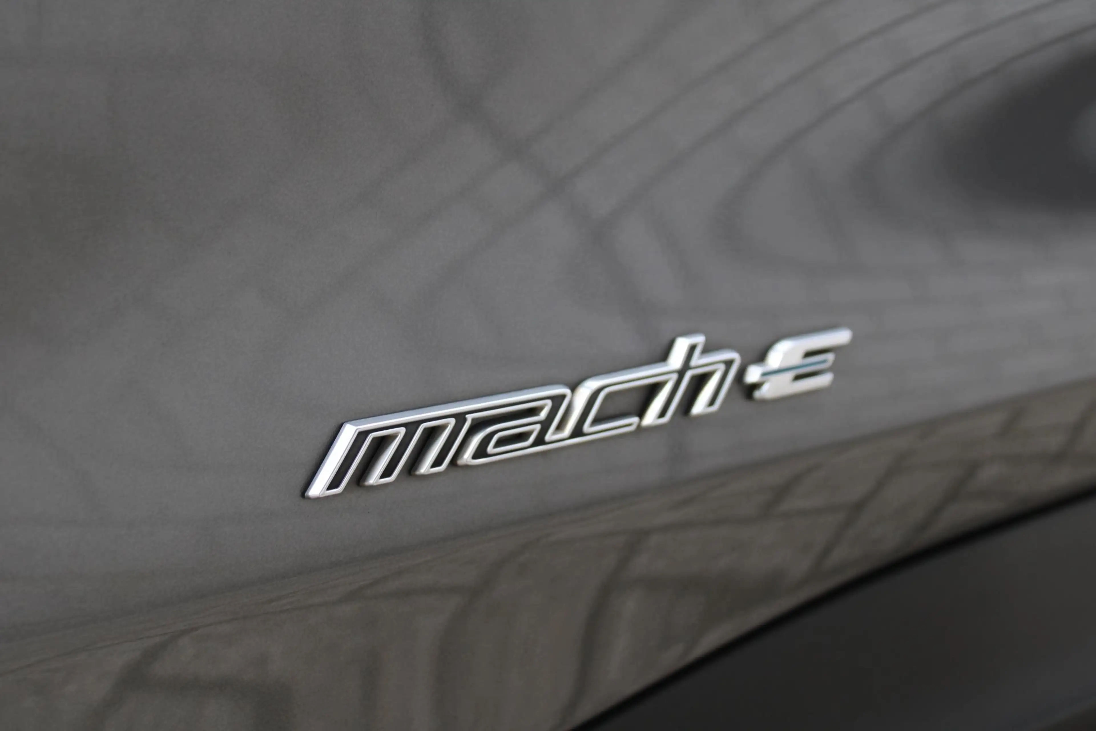 Ford Mustang Mach-E RWD 75 kWh — photo 12