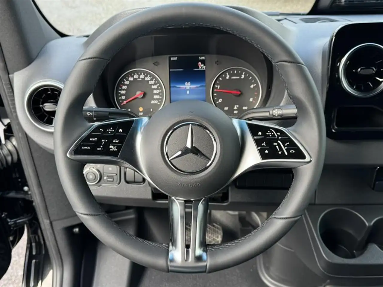 Mercedes-Benz Sprinter снимка Mercedes-Benz Sprinter